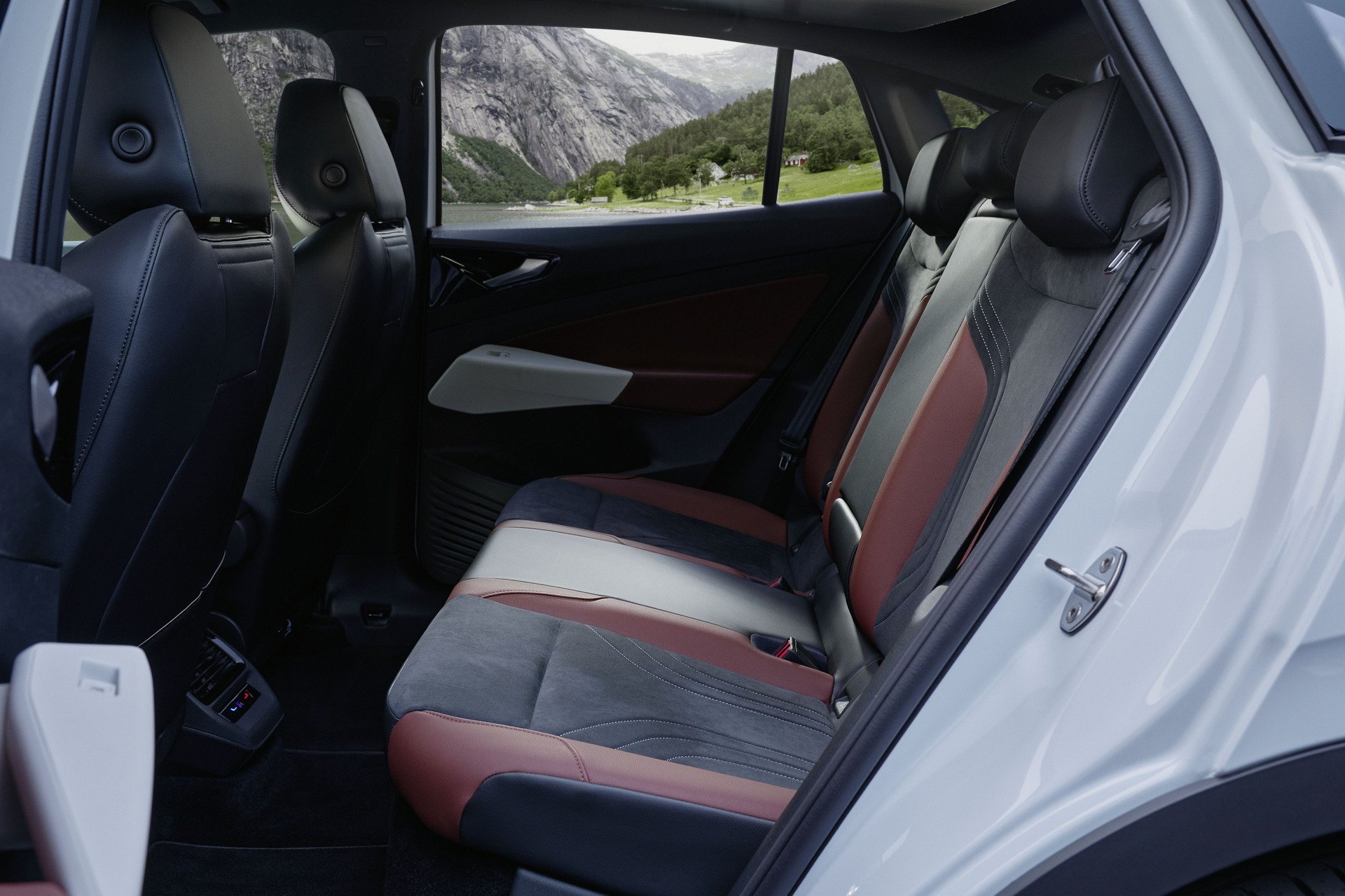 2022 VW ID.5 Is A Coupe-ified Electric SUV With A Sporty GTX Variant That Won’t Be Coming To U.S.