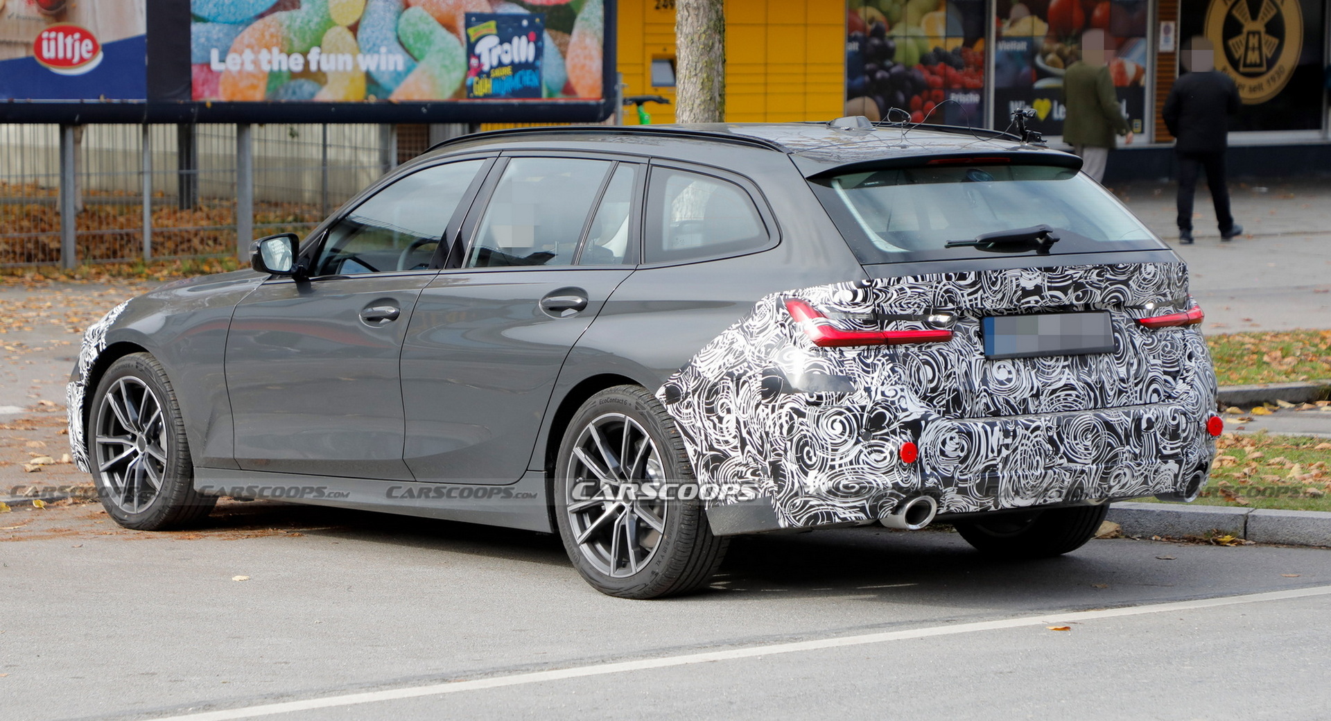 Facelifted 2023 BMW 3-Series Touring Spied For The First Time While Suffering Technical Issues