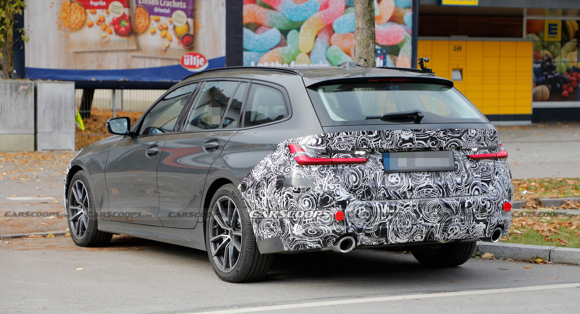 Facelifted 2023 BMW 3-Series Touring Spied For The First Time While Suffering Technical Issues