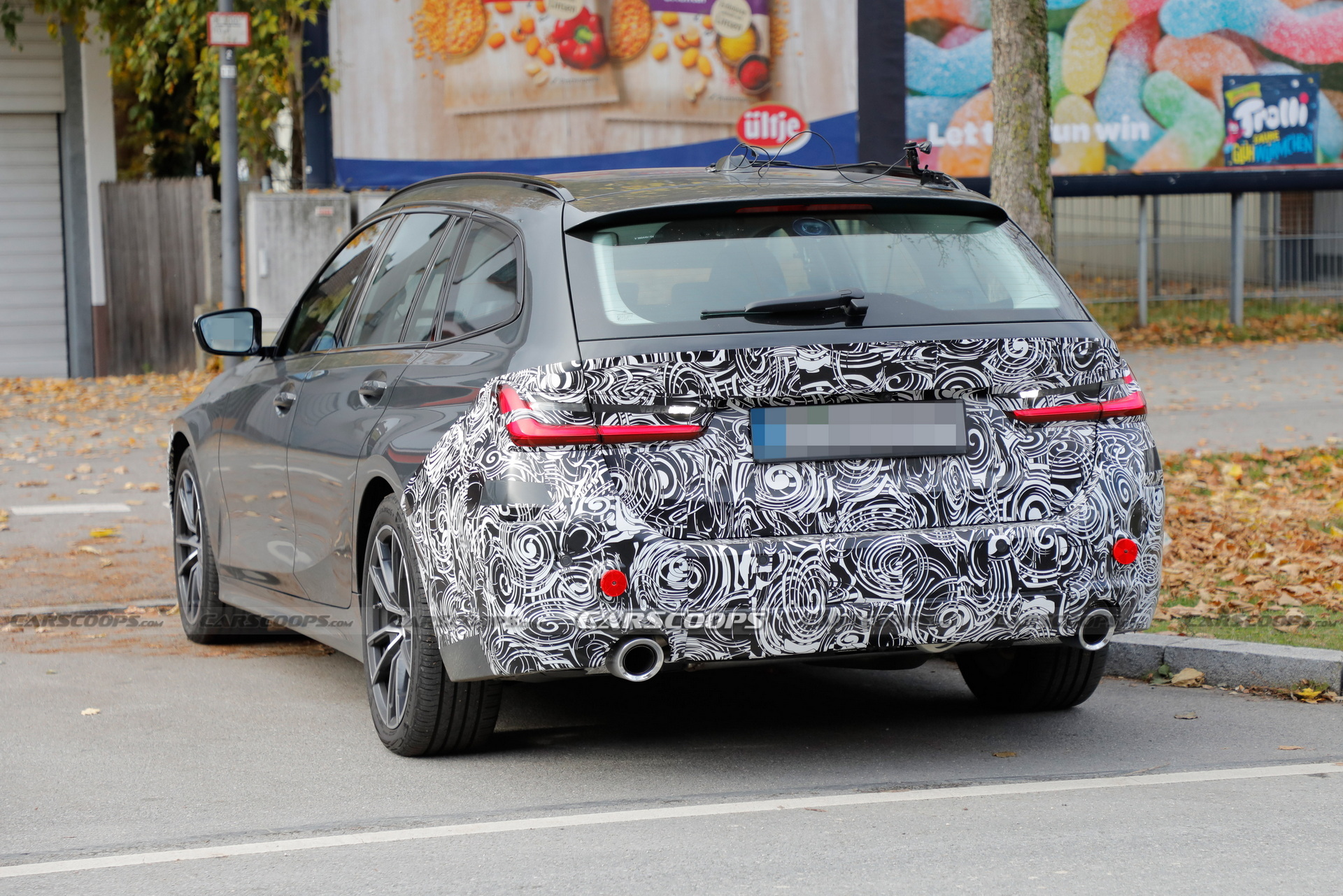 Facelifted 2023 BMW 3-Series Touring Spied For The First Time While Suffering Technical Issues