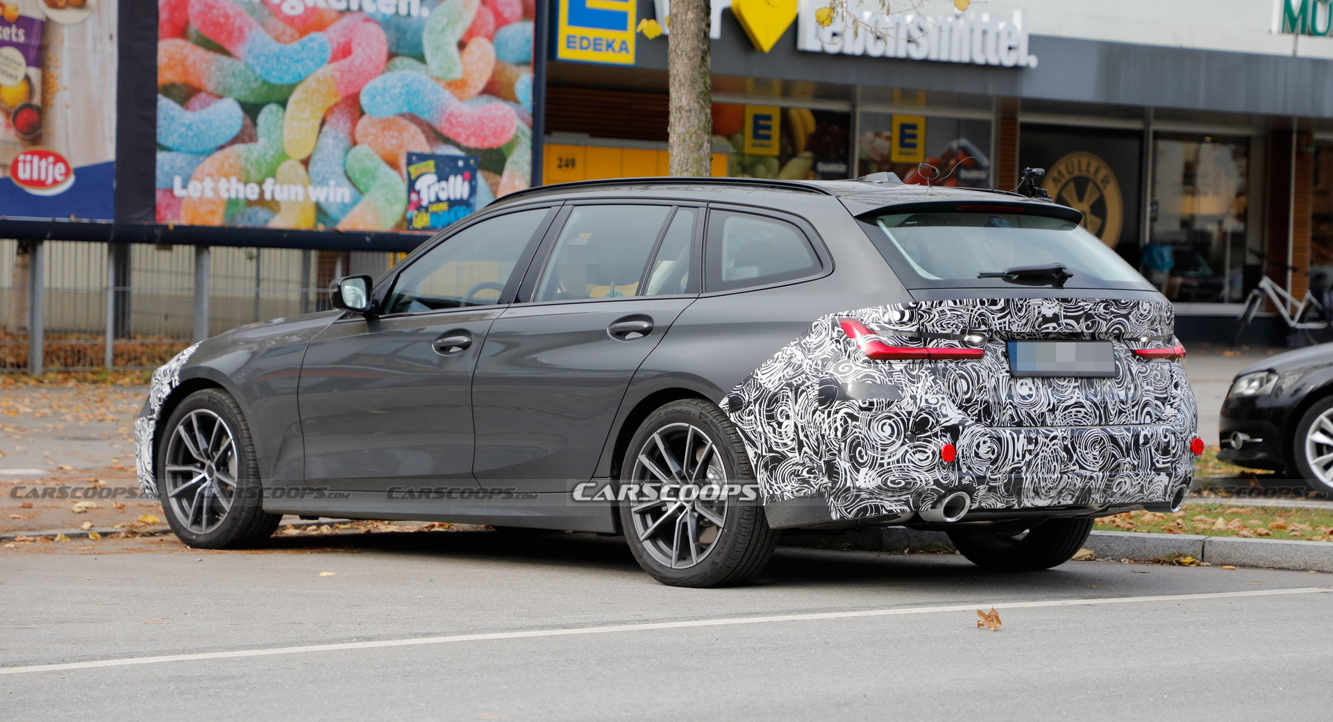 Facelifted 2023 BMW 3-Series Touring Spied For The First Time While Suffering Technical Issues