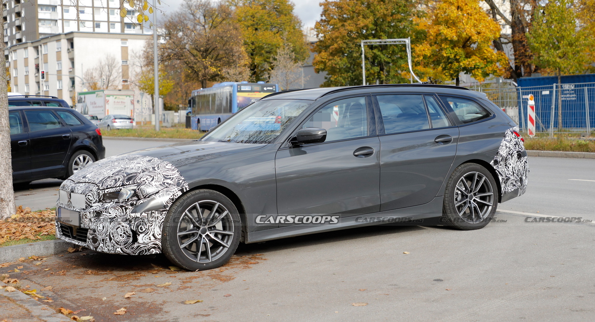 Facelifted 2023 BMW 3-Series Touring Spied For The First Time While Suffering Technical Issues