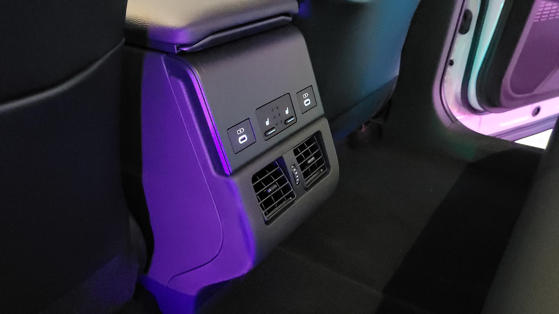 First Look: 2023 Toyota bZ4X Electric Crossover Debuts In U.S., Offers Up To 250 Mile Range