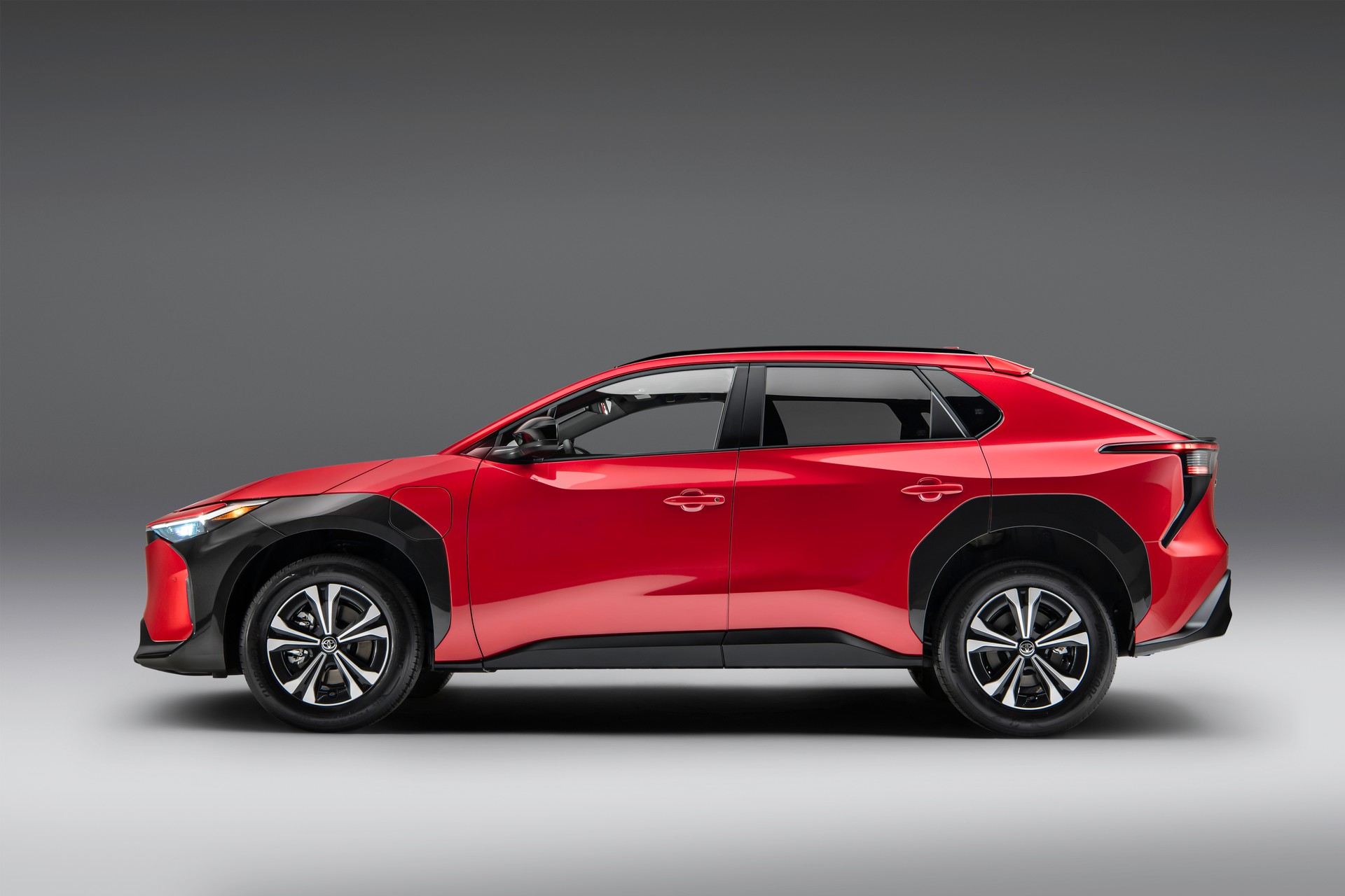 First Look: 2023 Toyota bZ4X Electric Crossover Debuts In U.S., Offers Up To 250 Mile Range