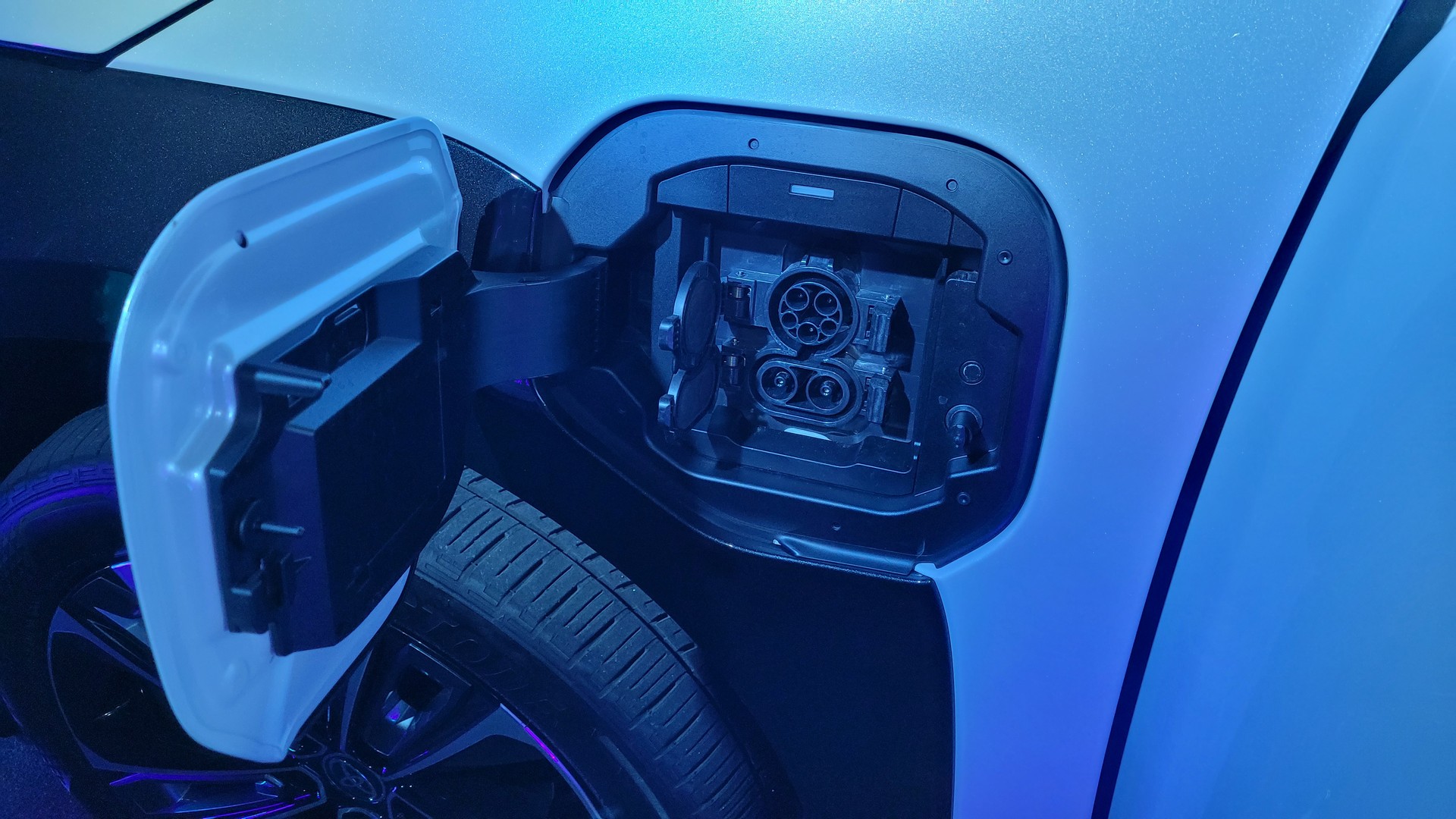 First Look: 2023 Toyota bZ4X Electric Crossover Debuts In U.S., Offers Up To 250 Mile Range