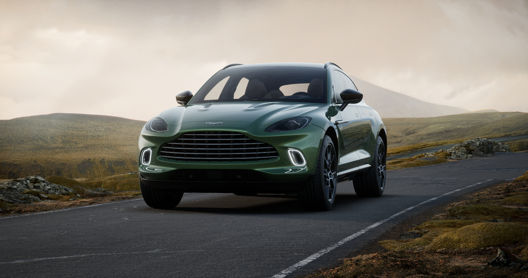 Aston-Martin-DBX-4.jpg