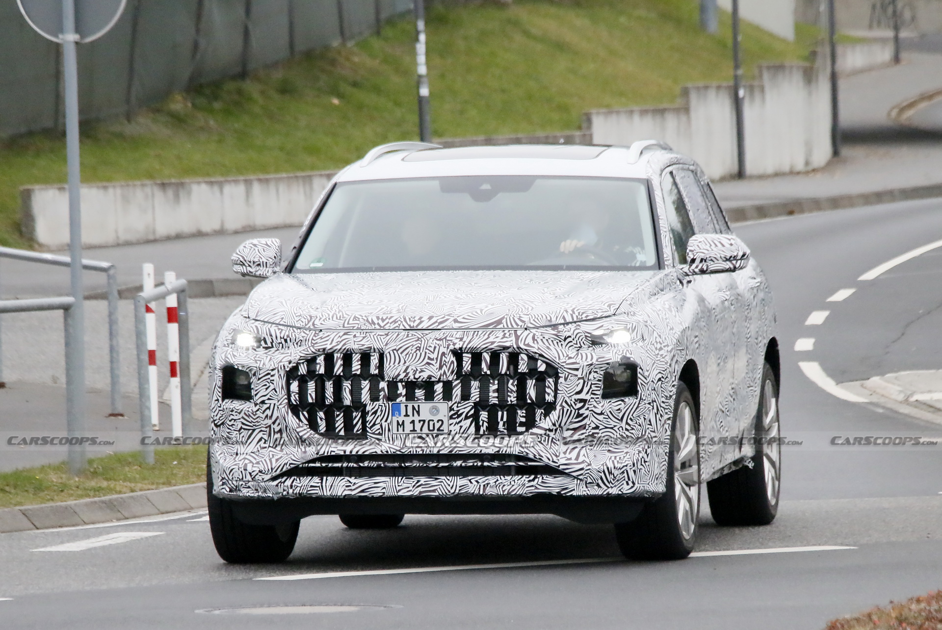 Audi Q9 Spied Alongside Another Large SUV With VW Atlas Body Parts, Could Be China-Specific