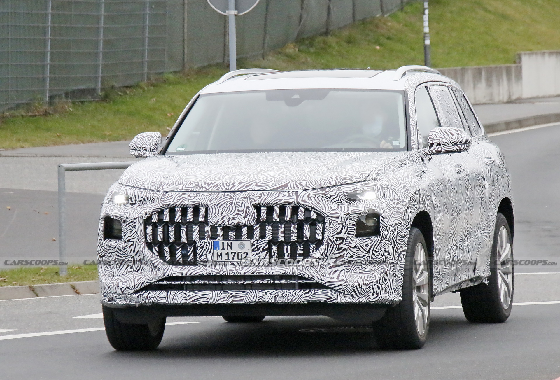 Audi Q9 Spied Alongside Another Large SUV With VW Atlas Body Parts, Could Be China-Specific