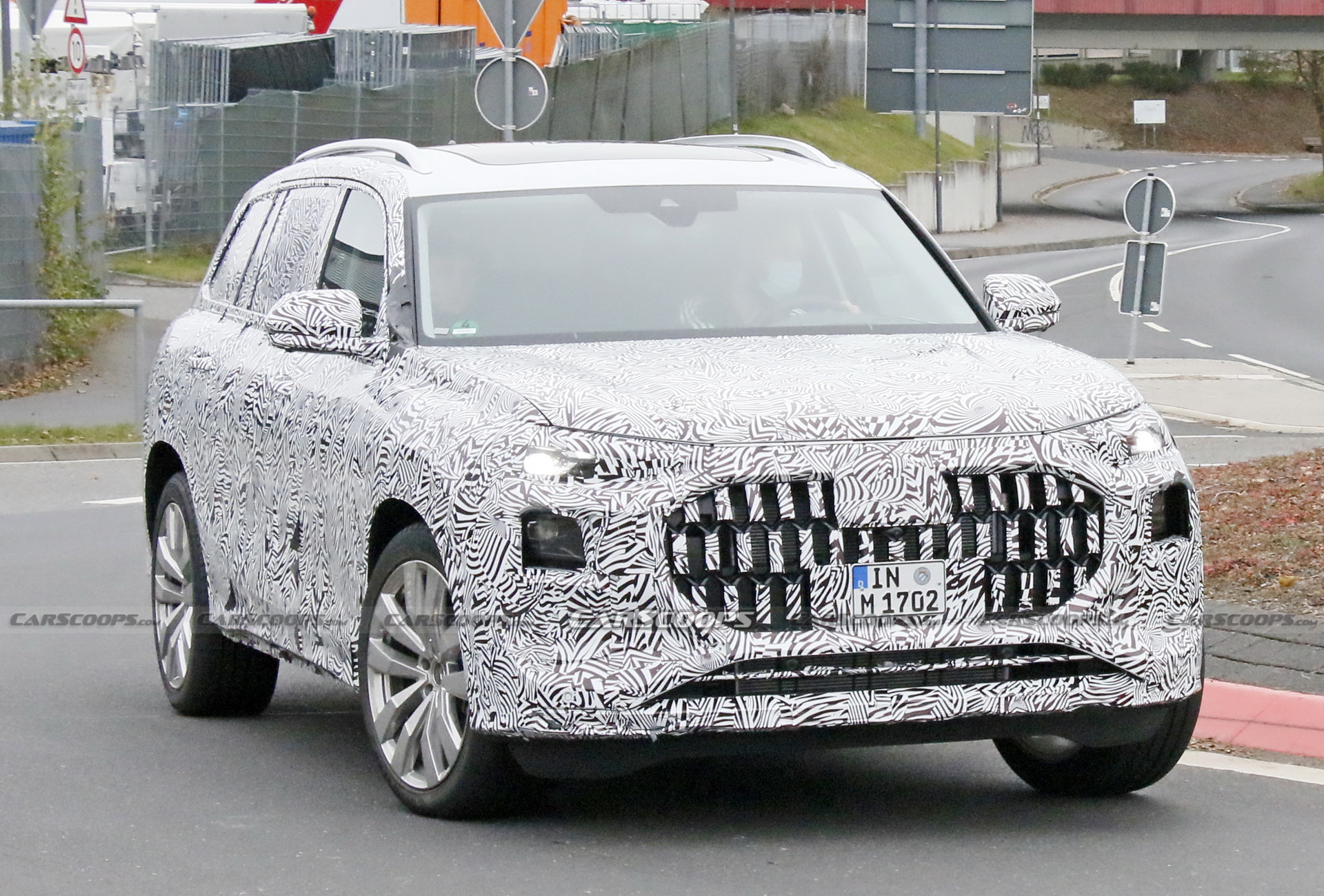 Audi Q9 Spied Alongside Another Large SUV With VW Atlas Body Parts, Could Be China-Specific