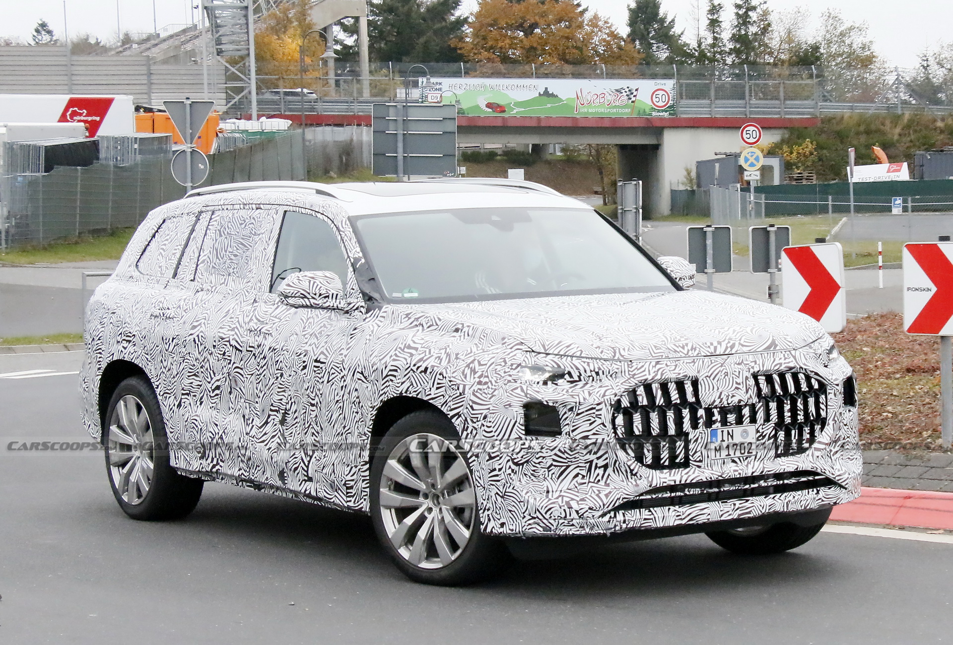 Audi Q9 Spied Alongside Another Large SUV With VW Atlas Body Parts, Could Be China-Specific