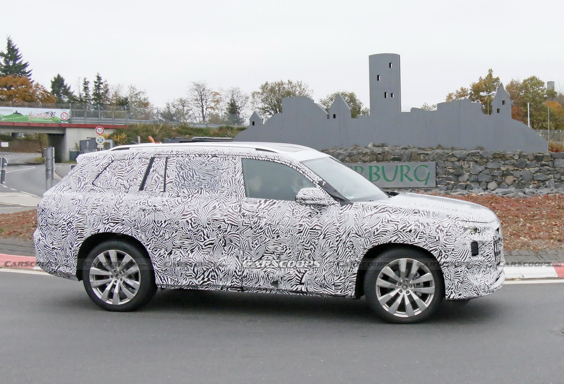 Audi Q9 Spied Alongside Another Large SUV With VW Atlas Body Parts, Could Be China-Specific