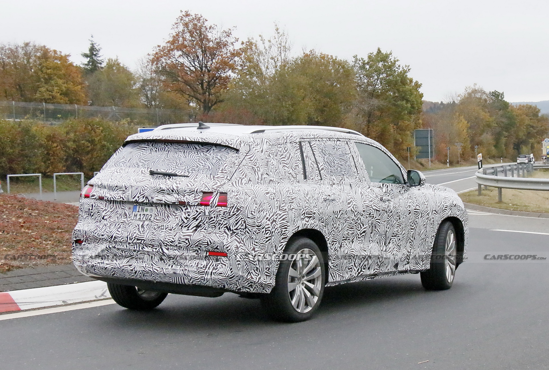 Audi Q9 Spied Alongside Another Large SUV With VW Atlas Body Parts, Could Be China-Specific