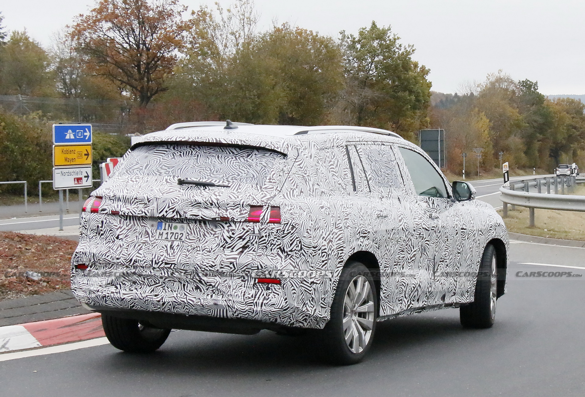 Audi Q9 Spied Alongside Another Large SUV With VW Atlas Body Parts, Could Be China-Specific