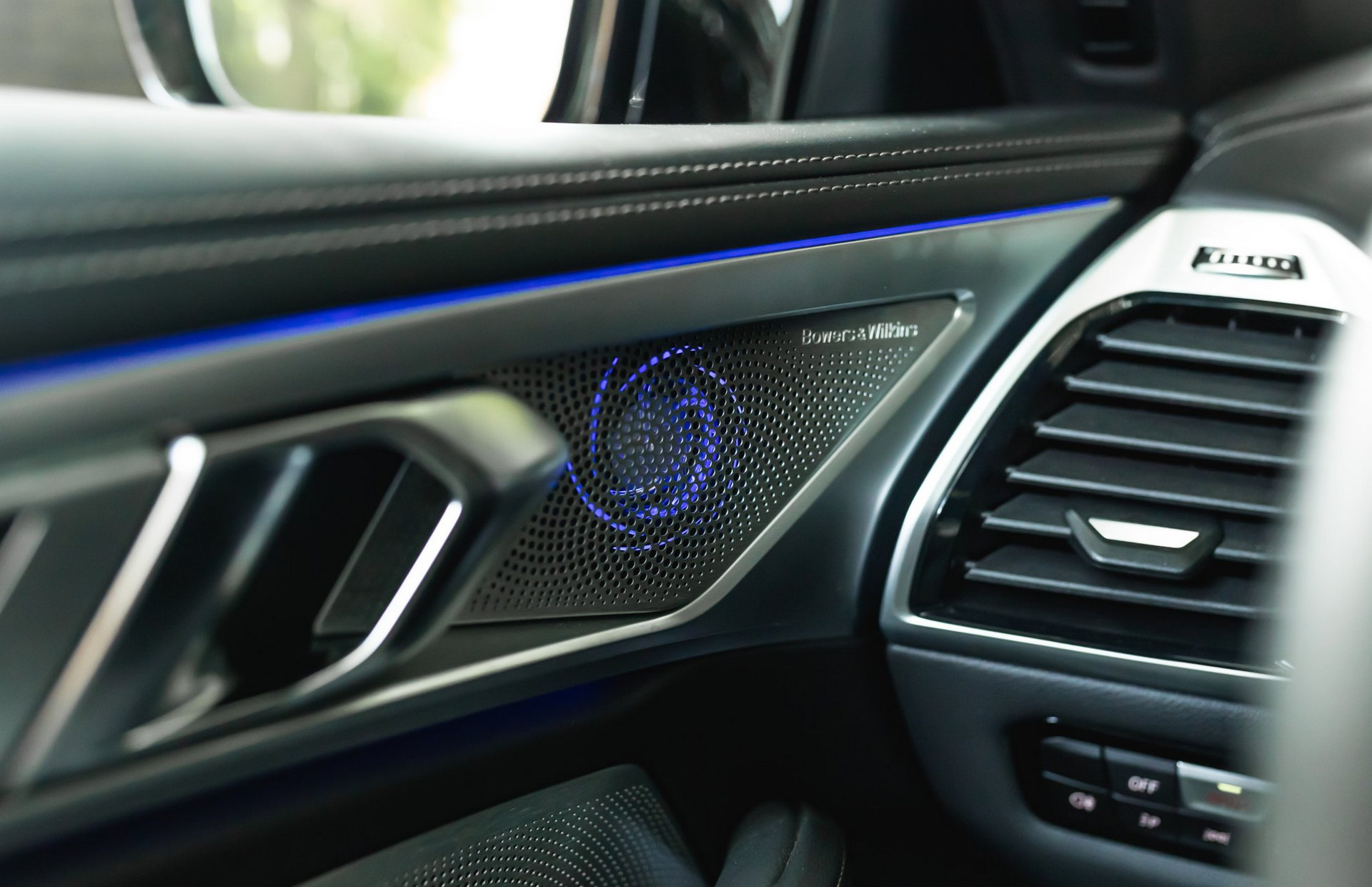 Manhart’s 700 HP BMW M850i Convertible Is More Powerful Than The Stock M8 Competition