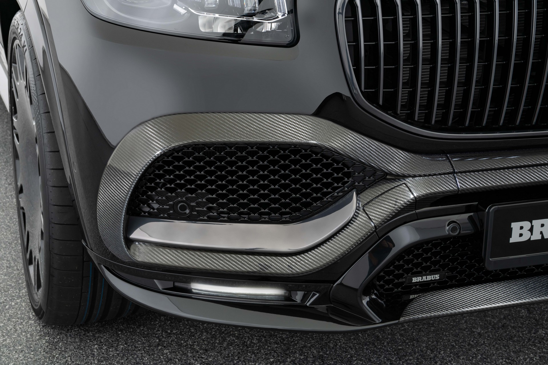 Brabus Gives The Mercedes-Maybach GLS 789 HP And An Interior Worthy Of Halloween