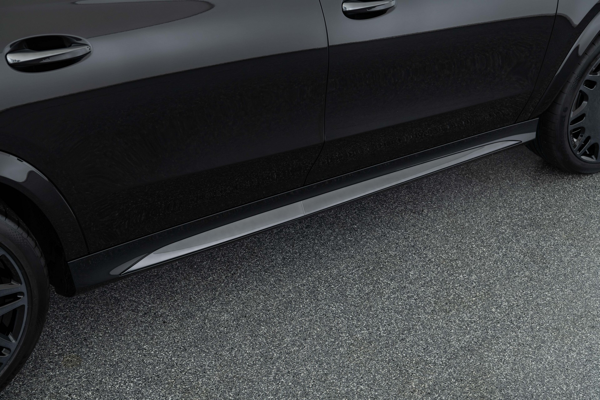 Brabus Gives The Mercedes-Maybach GLS 789 HP And An Interior Worthy Of Halloween