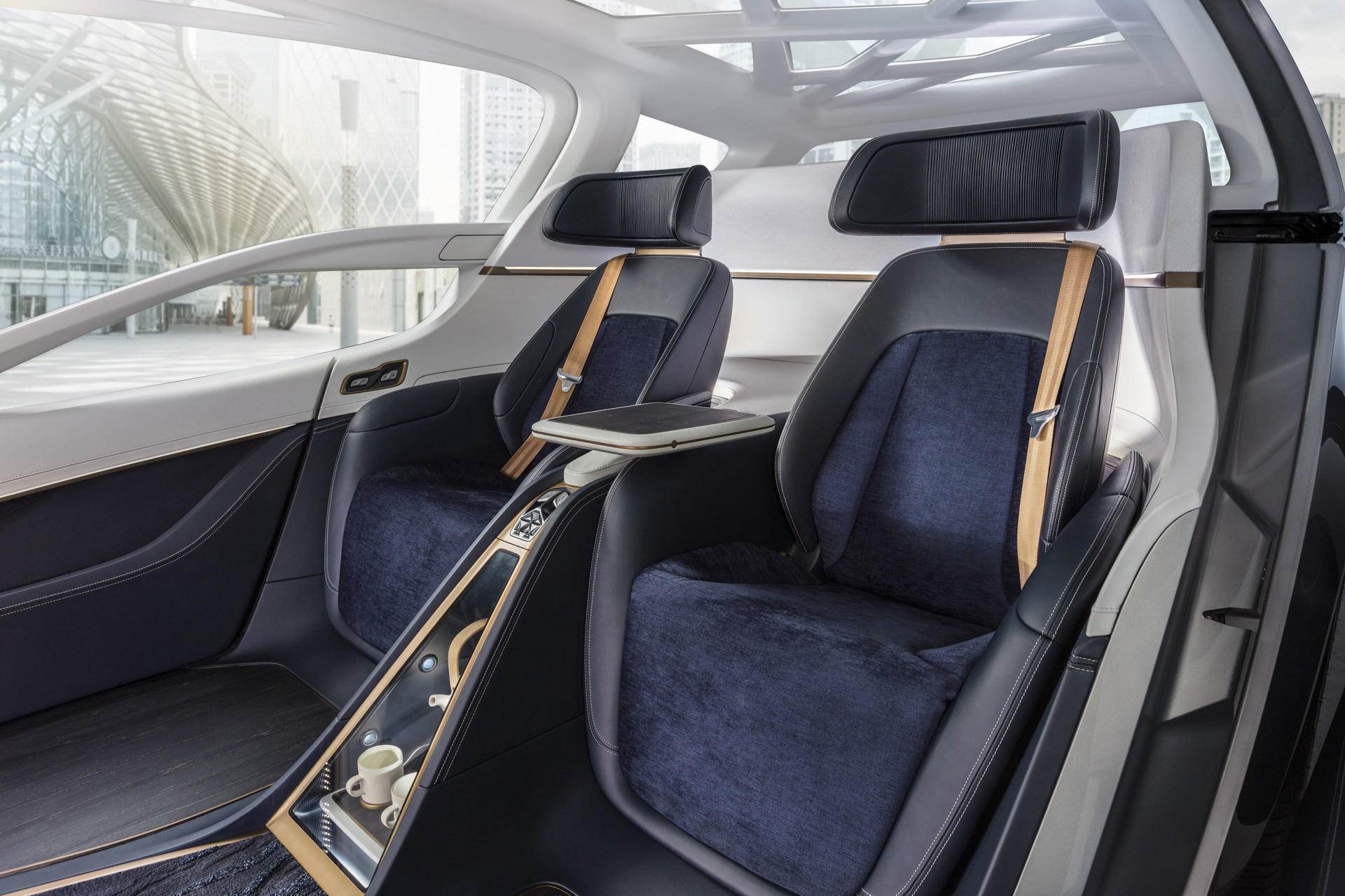 Buick Smart Pod Is A Futuristic Luxury Minivan Concept That Could’ve Been Designed By Porsche