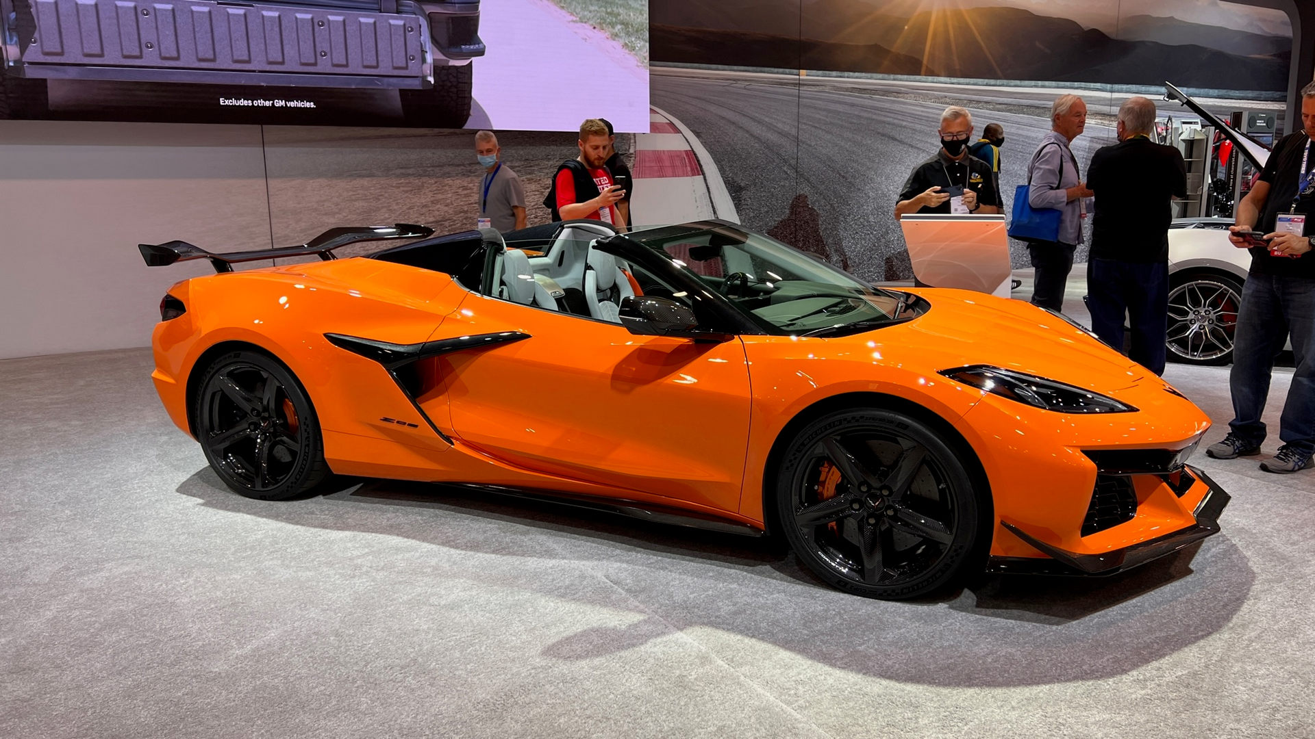 Chevrolet Debuts Corvette Z06 At SEMA Alongside The Beast And Hot Rod Magazine’s Project X