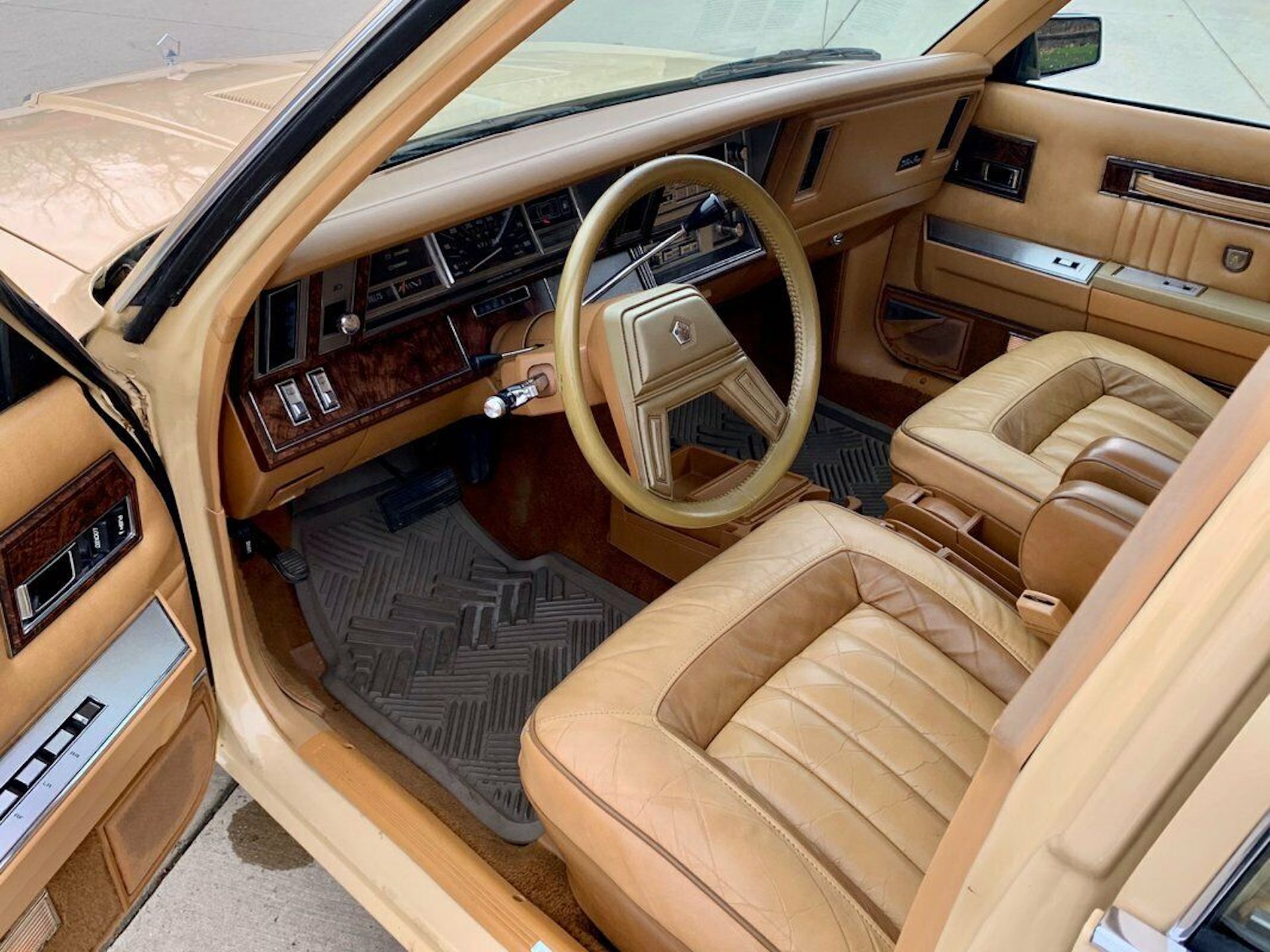 For $10,900, Will This 15k Mile 1985 Chrysler Town & Country Give You Wood?