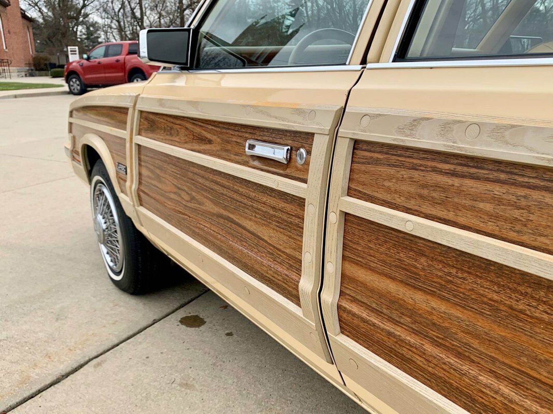 For $10,900, Will This 15k Mile 1985 Chrysler Town & Country Give You Wood?