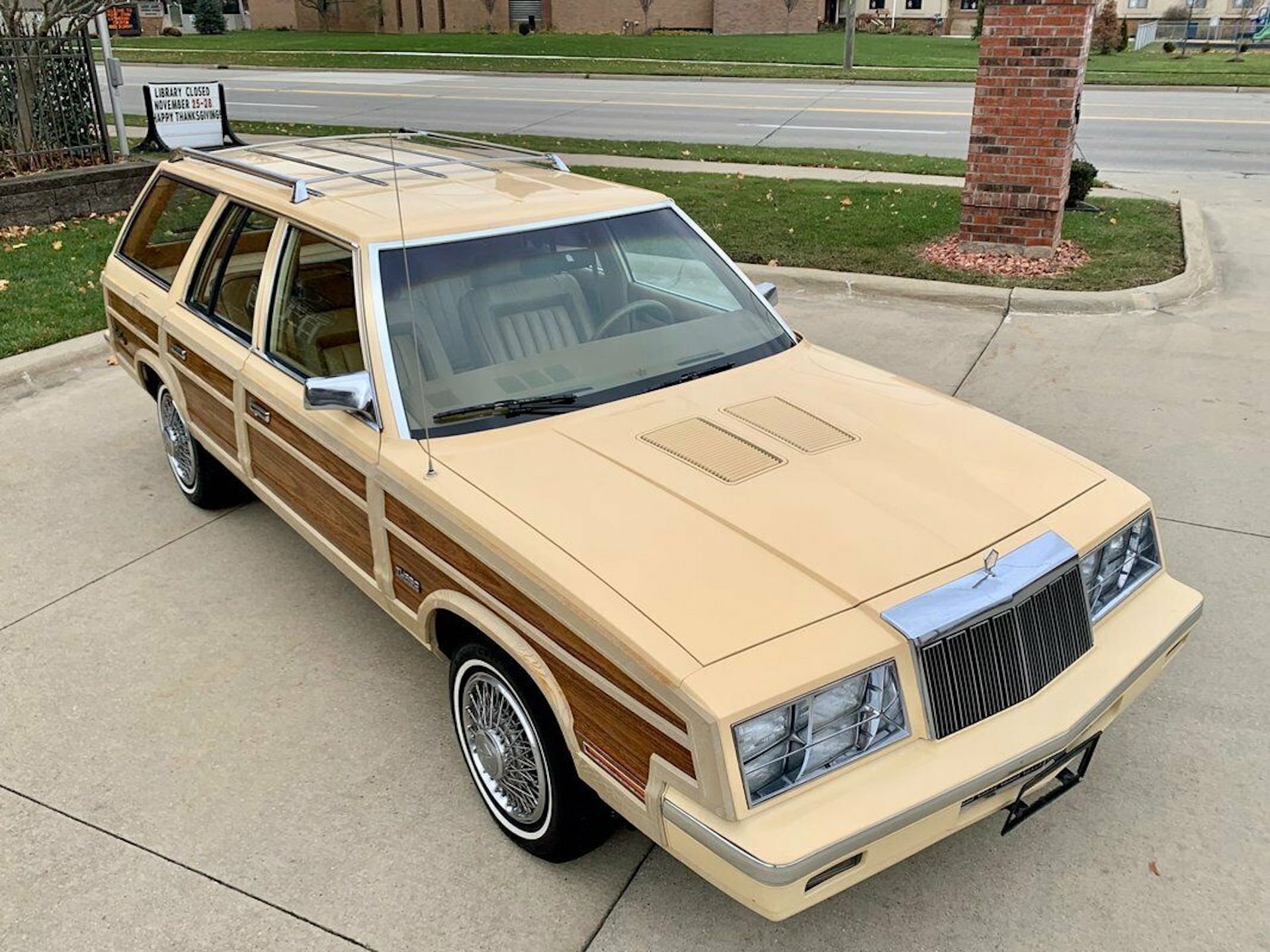 For $10,900, Will This 15k Mile 1985 Chrysler Town & Country Give You Wood?