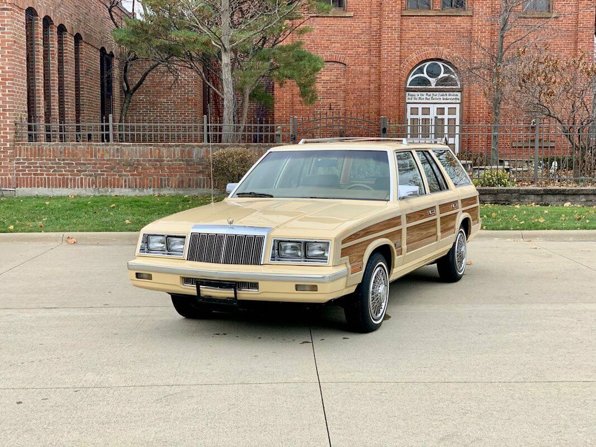 For $10,900, Will This 15k Mile 1985 Chrysler Town & Country Give You Wood?