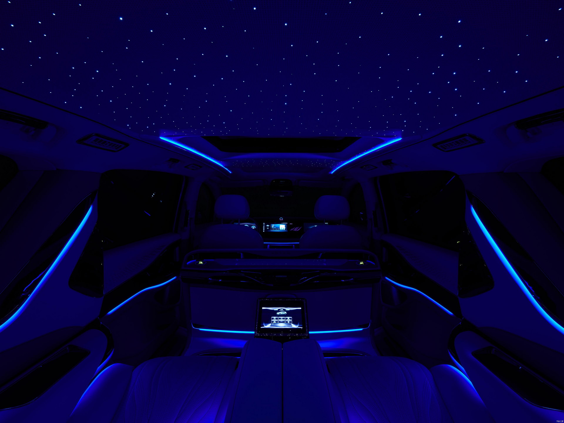 China’s Voyah Dreamer Took The Hilarious BMW Grille Meme Seriously