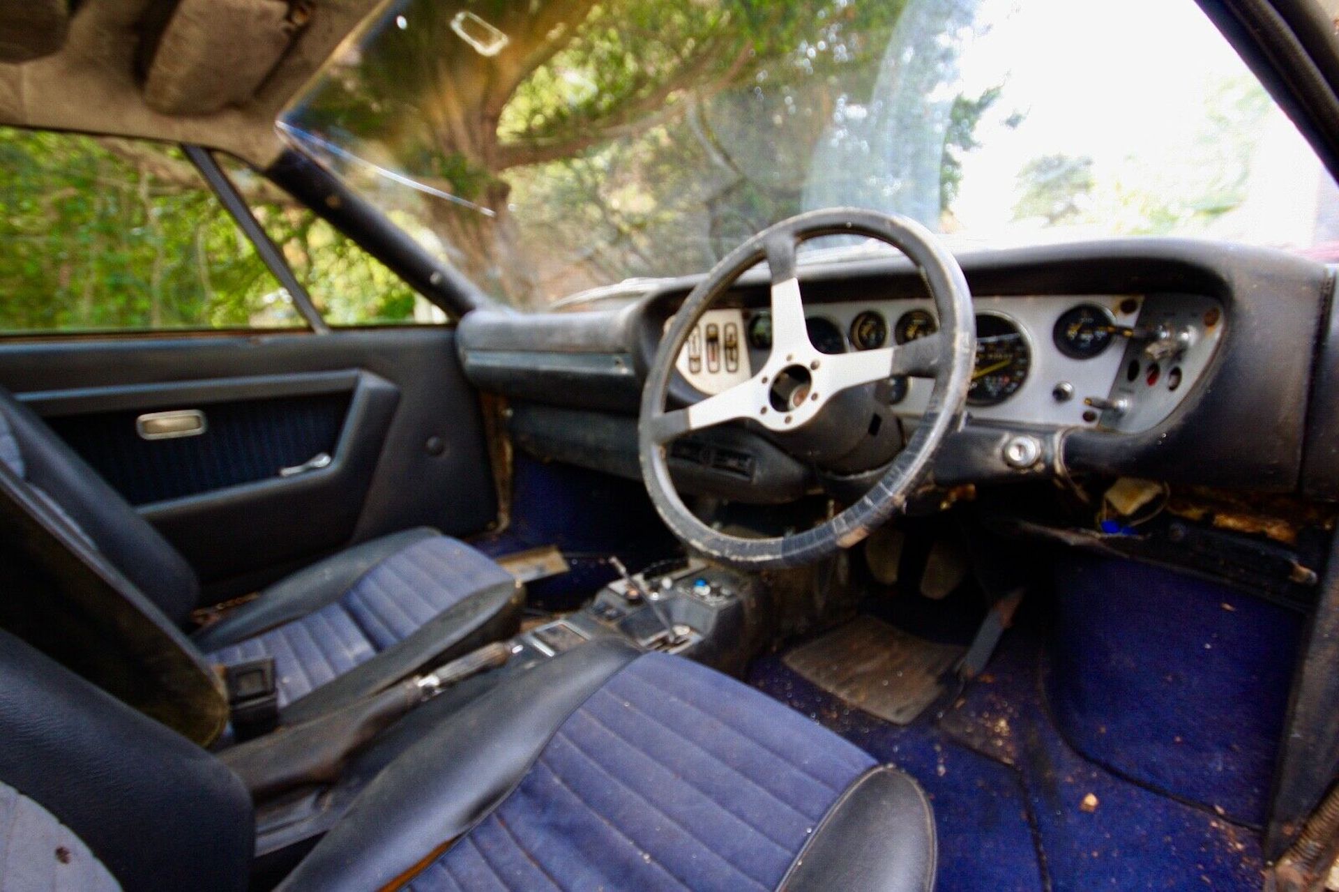 Would You Pay $20k For The World’s Rustiest (And Engine-less) Ferrari?