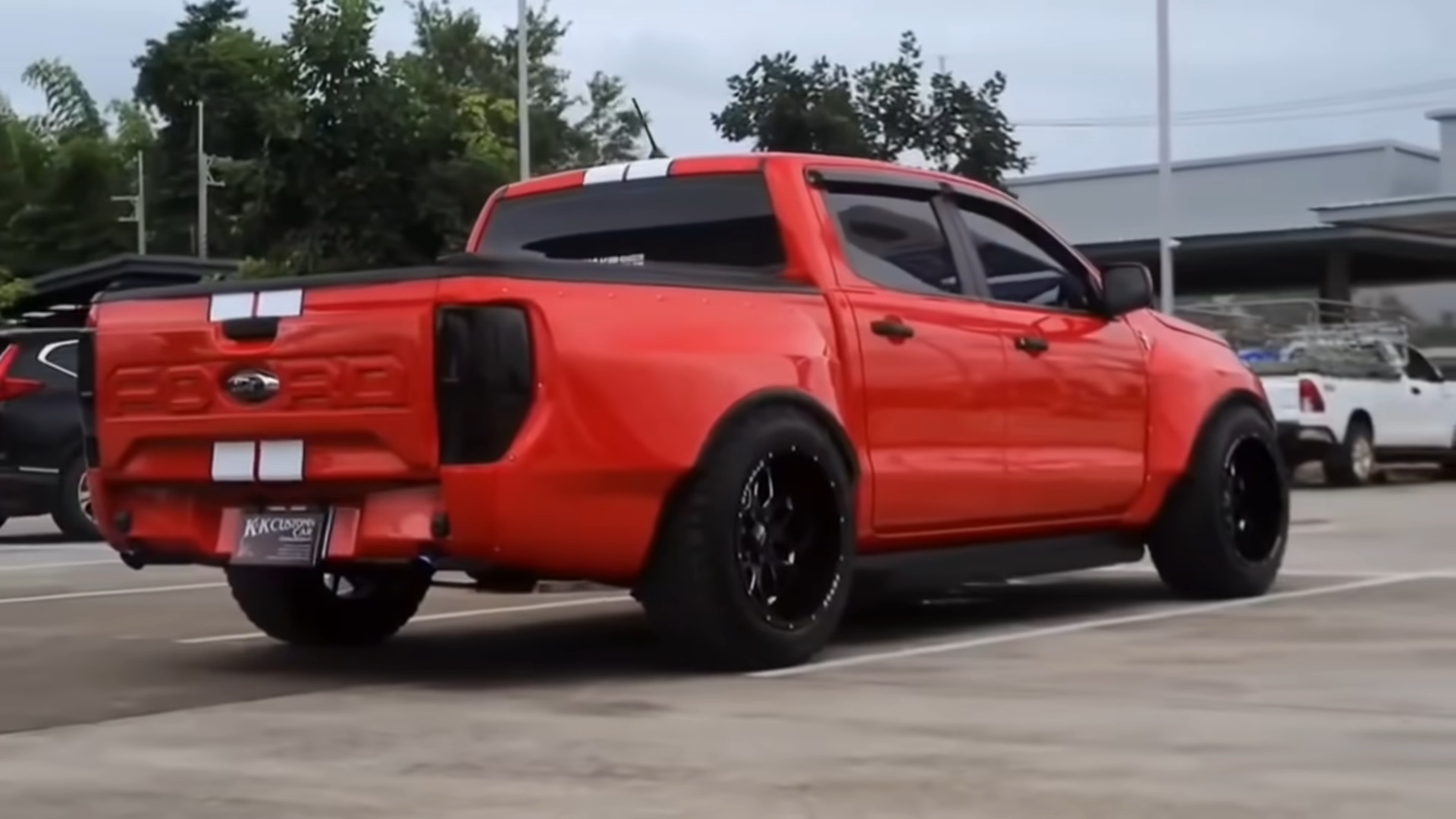 Thai’s WAT Ford Ranger Sends Sportscar Vibes With Shelby Mustang Like Face And Bolt-On Fenders