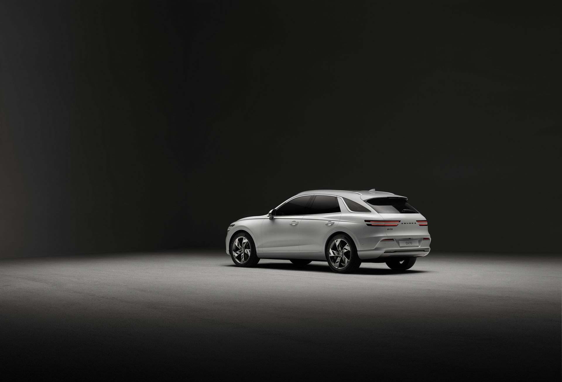 2022 Genesis Electrified GV70 Has 482 HP And 800-Volt Charging Technology