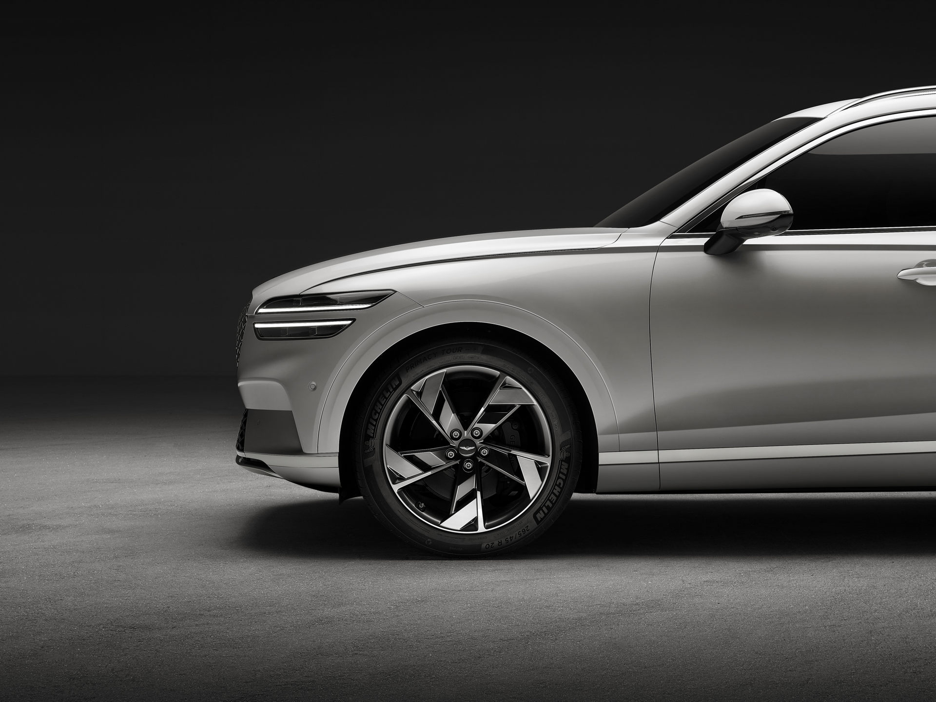 2022 Genesis Electrified GV70 Has 482 HP And 800-Volt Charging Technology