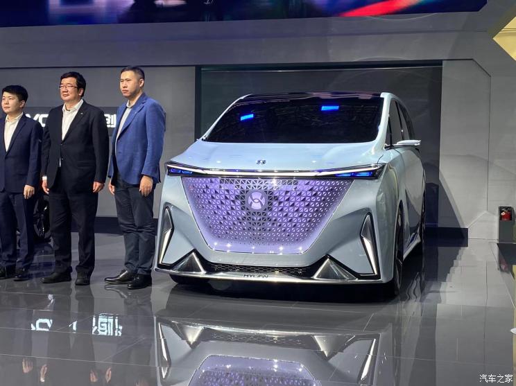 Hechuang Concept-M Is An All-Electric Minivan Unlike Any Other