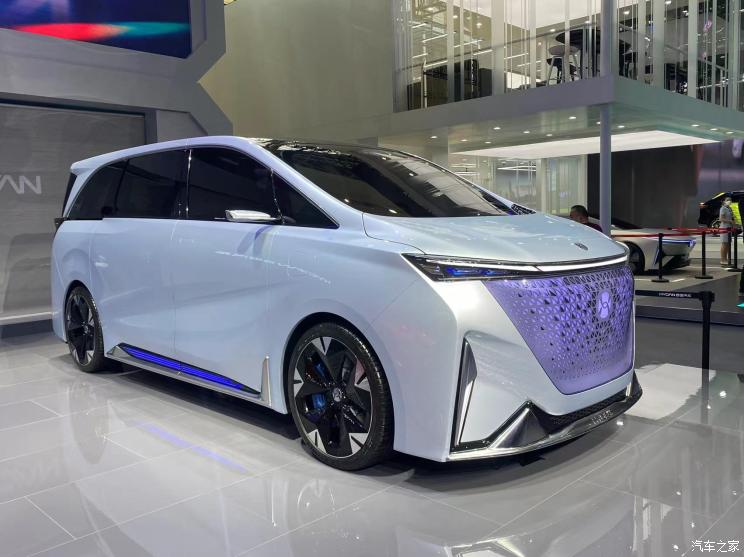 Hechuang Concept-M Is An All-Electric Minivan Unlike Any Other