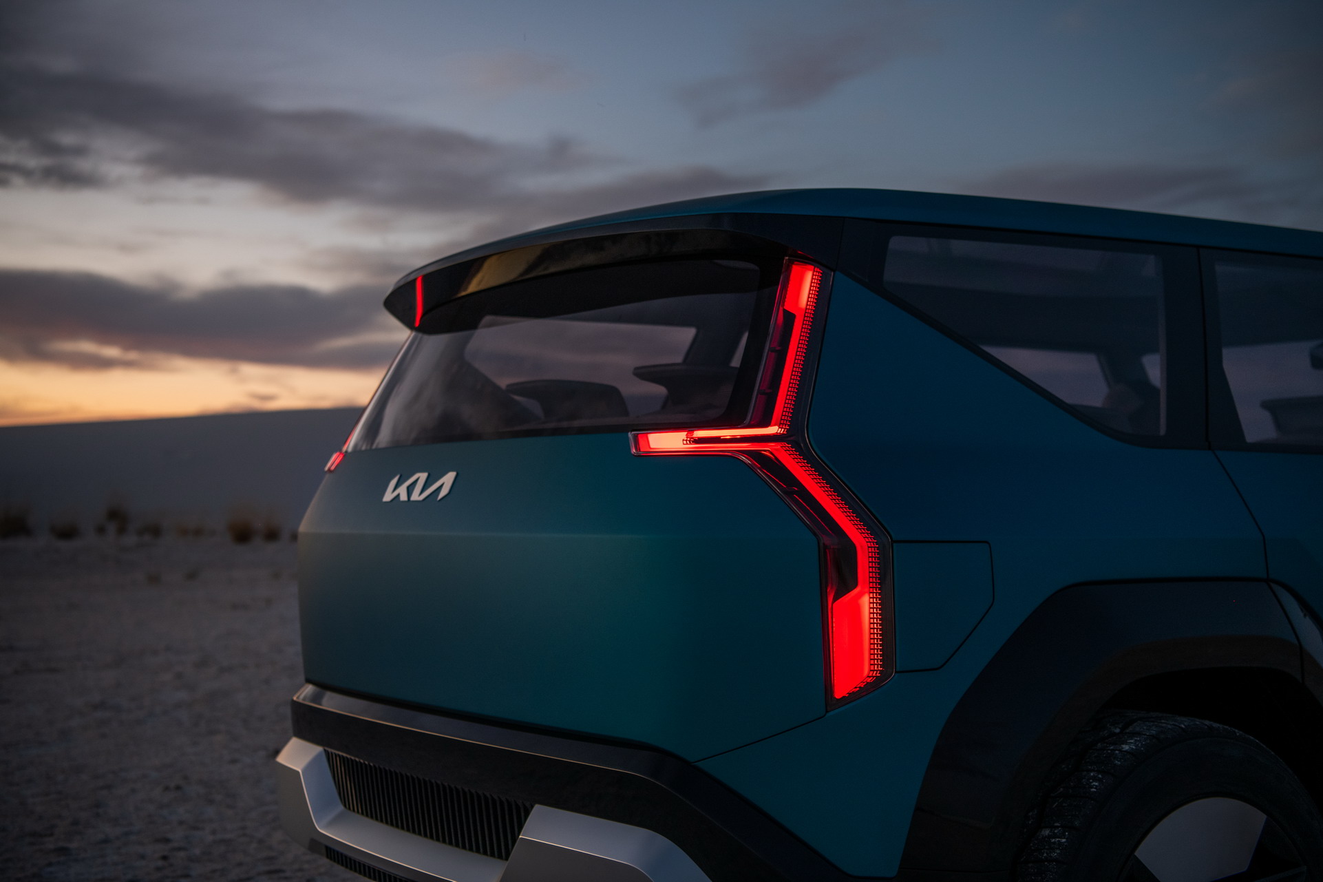 Kia EV9 Concept Prepares Us For New Electric 3-Row SUV The Size Of The Telluride