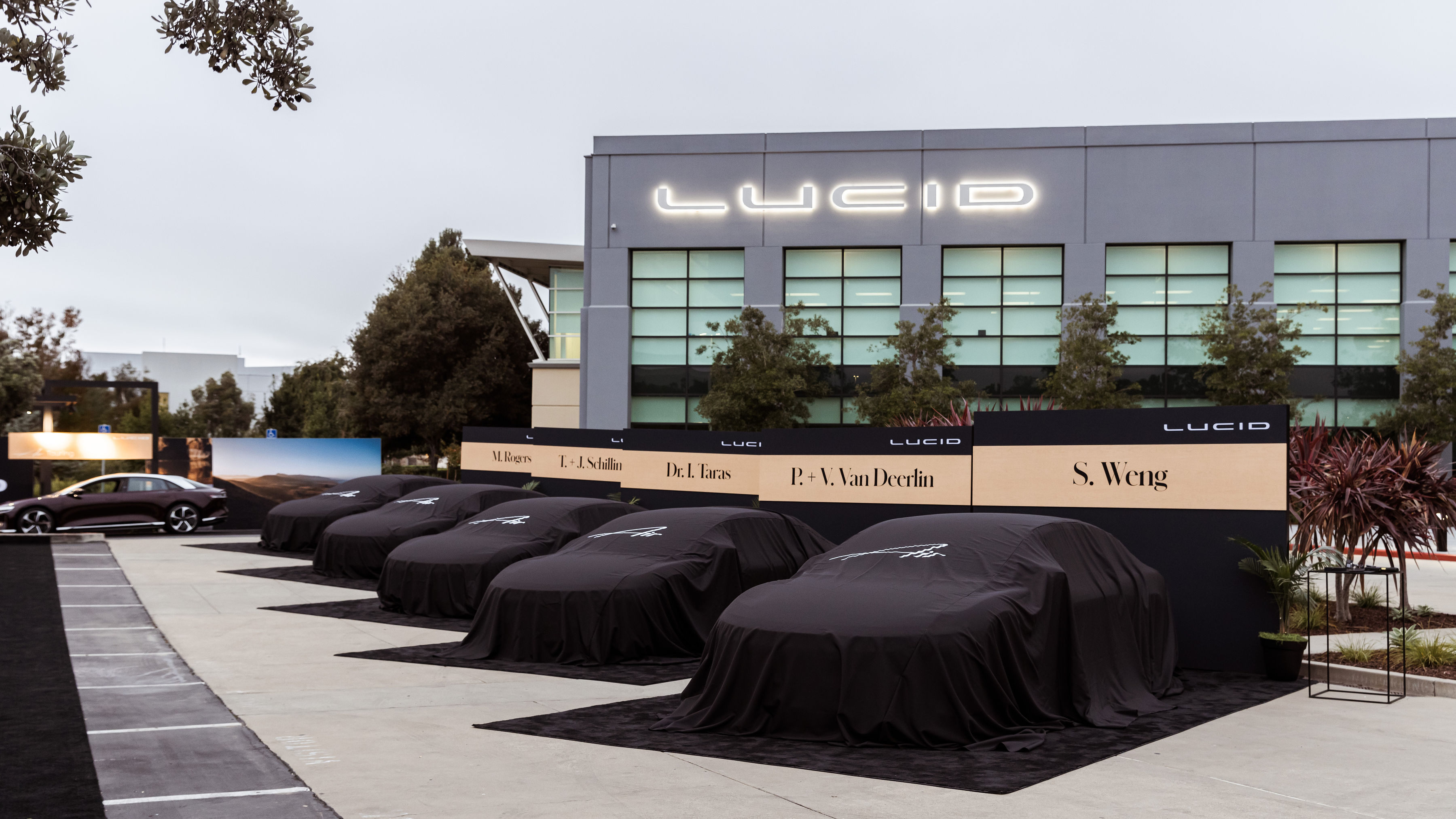 Lucid Makes The Very First Customer Deliveries Of The All-Electric Air