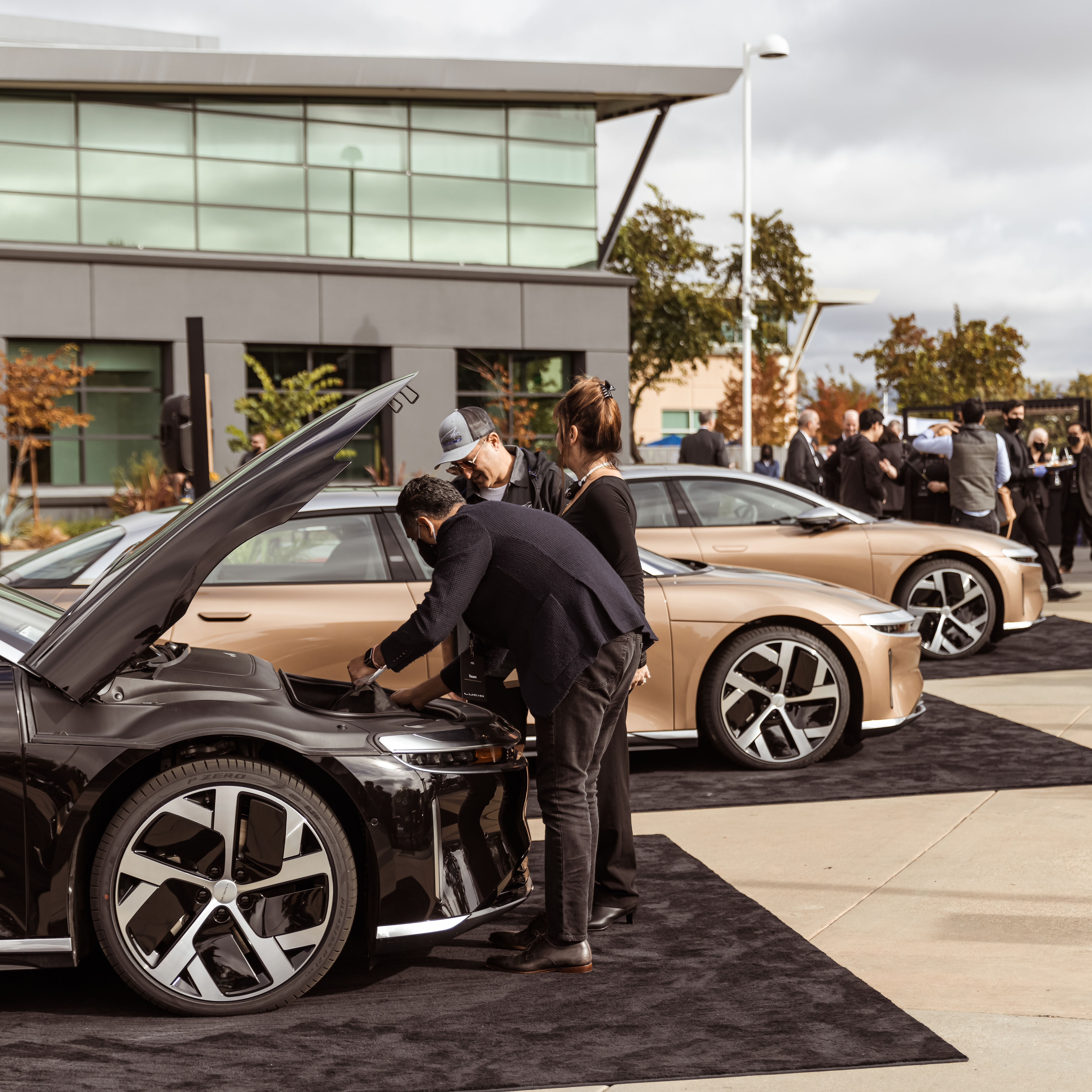 Lucid Makes The Very First Customer Deliveries Of The All-Electric Air