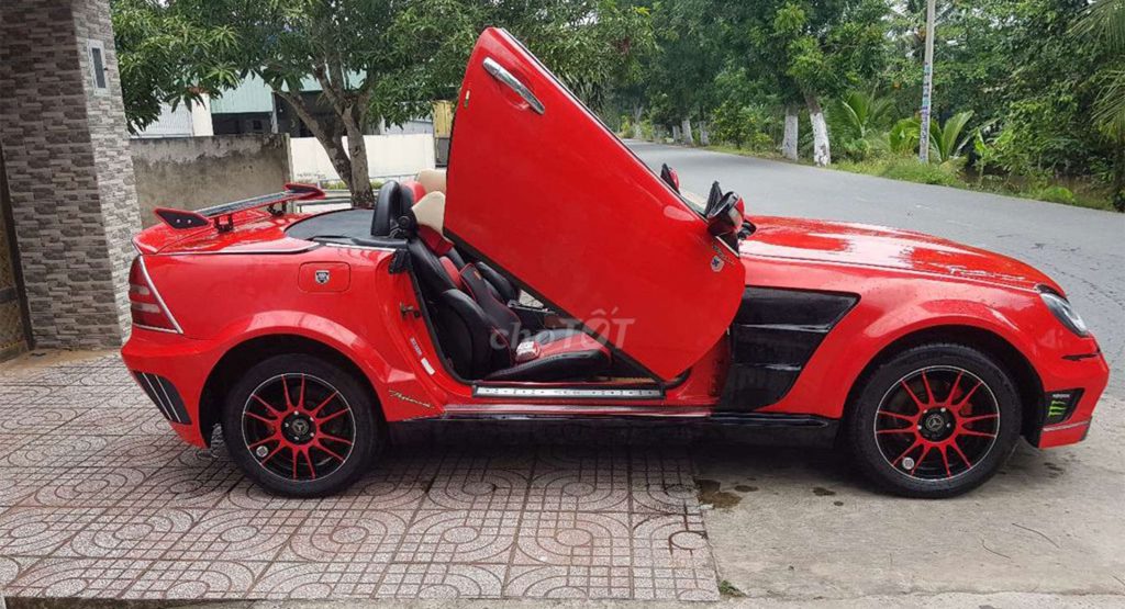  Poke Your Eyes Out At This Mercedes SLK That Costs 55 Million Vietnamese Dong
