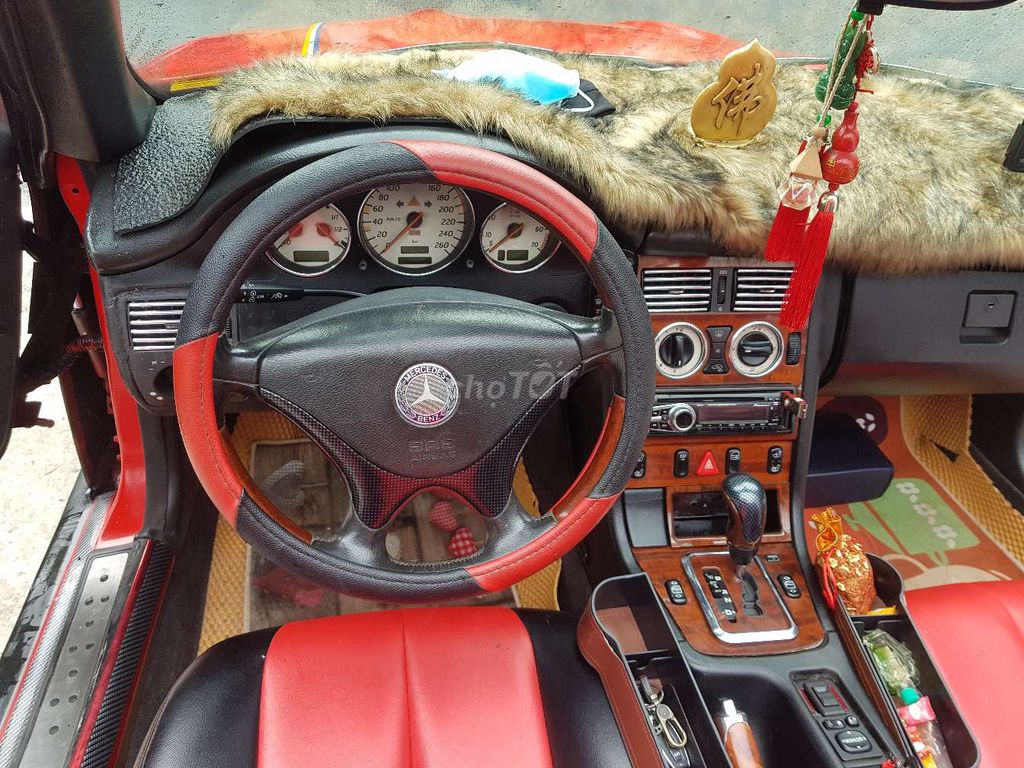 Poke Your Eyes Out At This Mercedes SLK That Costs 55 Million Vietnamese Dong