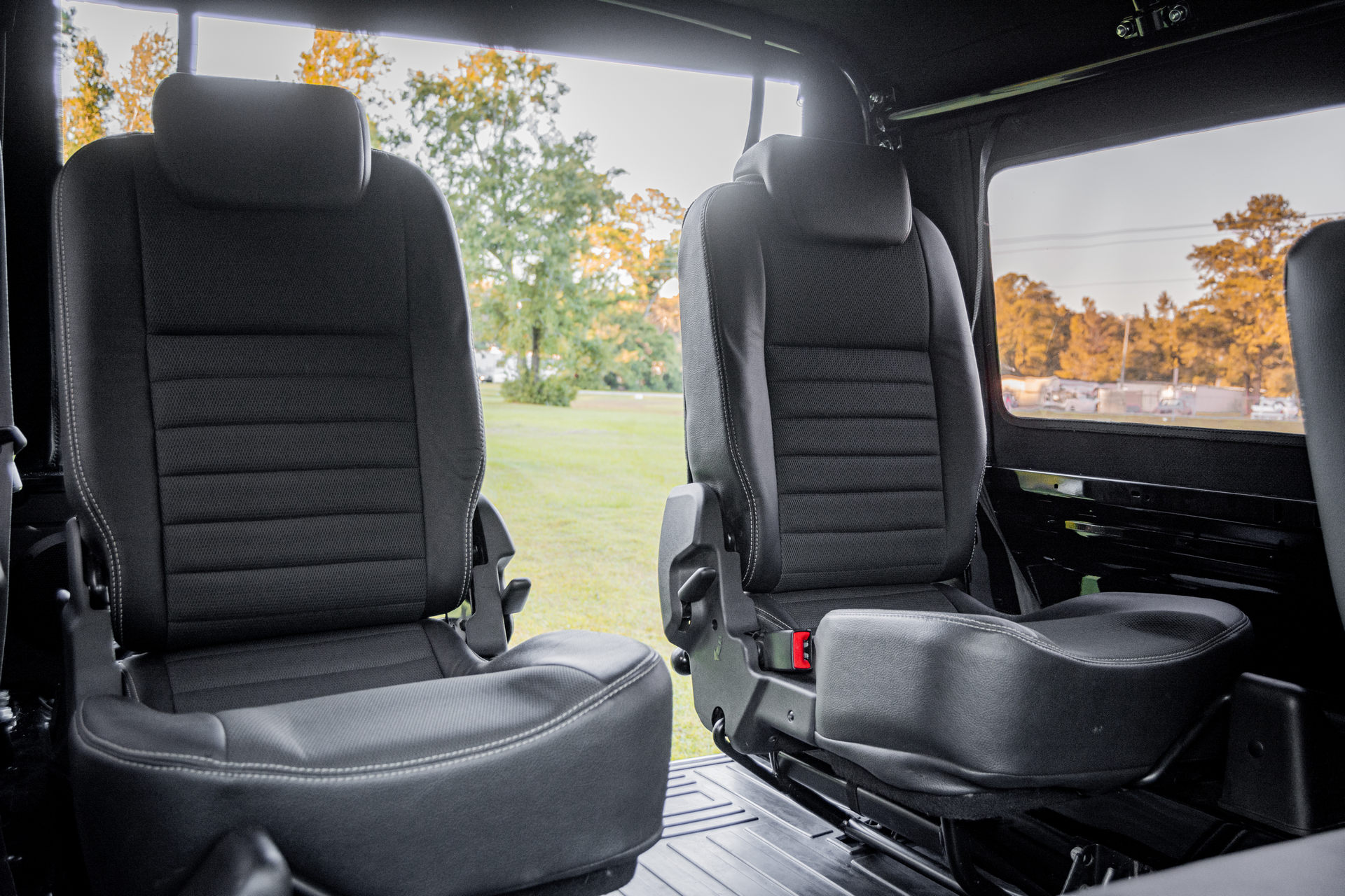 Osprey’s Latest Land Rover Defender Soft Top LS3 V8 Is Fit For Weekend Adventures