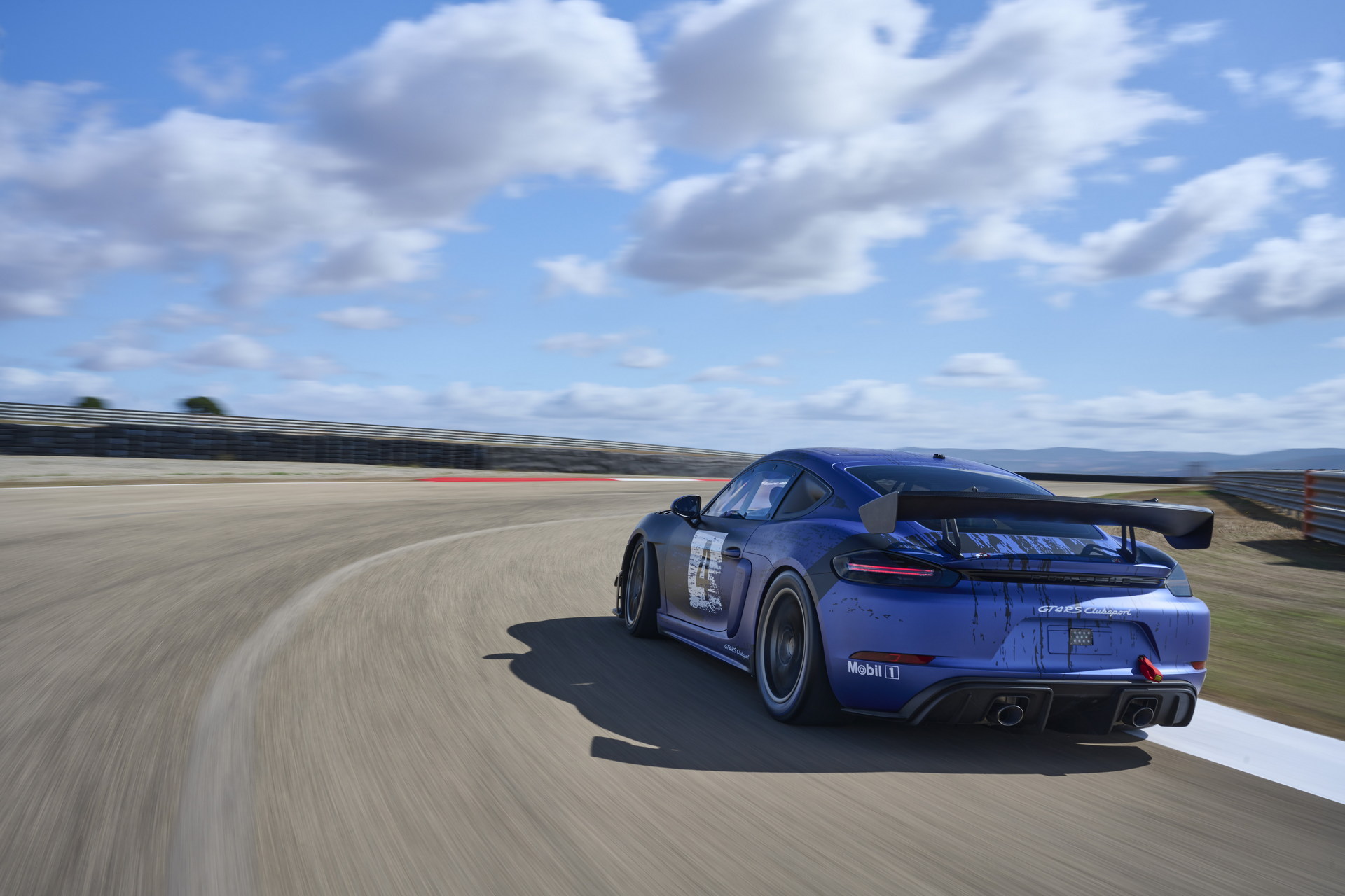 The 2022 Porsche 718 Cayman GT4 RS Clubsport Is A $229k Toy Reserved For The Track