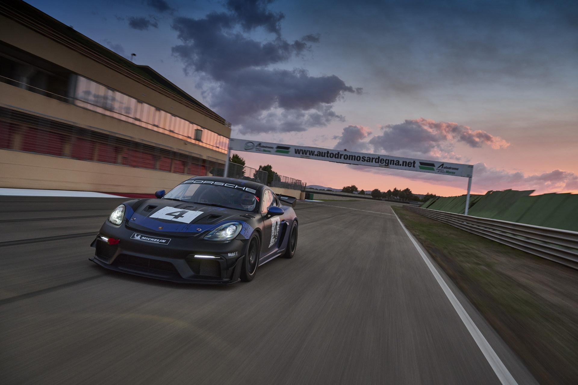 The 2022 Porsche 718 Cayman GT4 RS Clubsport Is A $229k Toy Reserved For The Track