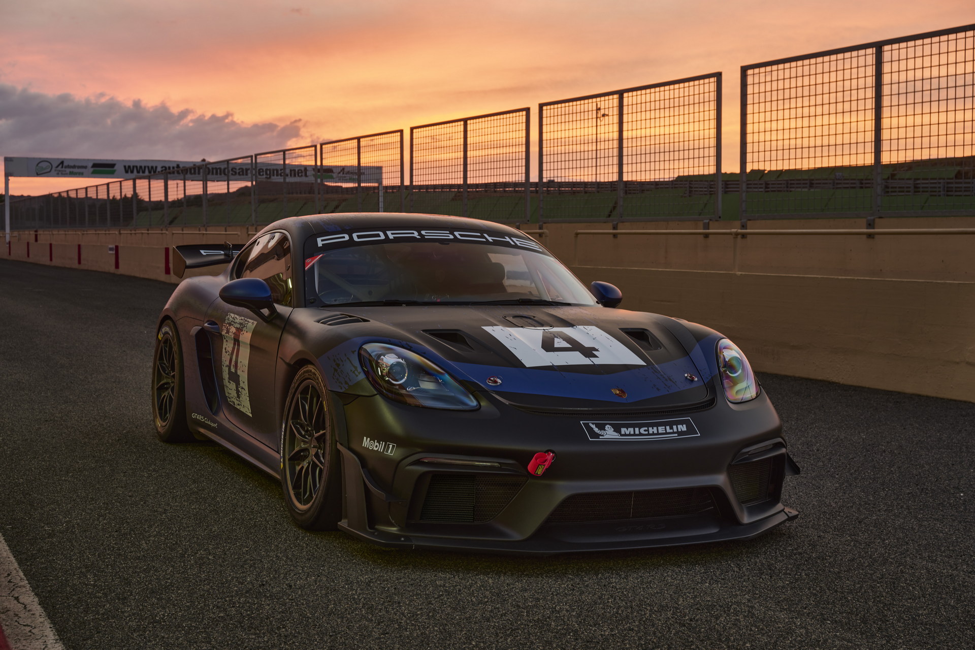 The 2022 Porsche 718 Cayman GT4 RS Clubsport Is A $229k Toy Reserved For The Track