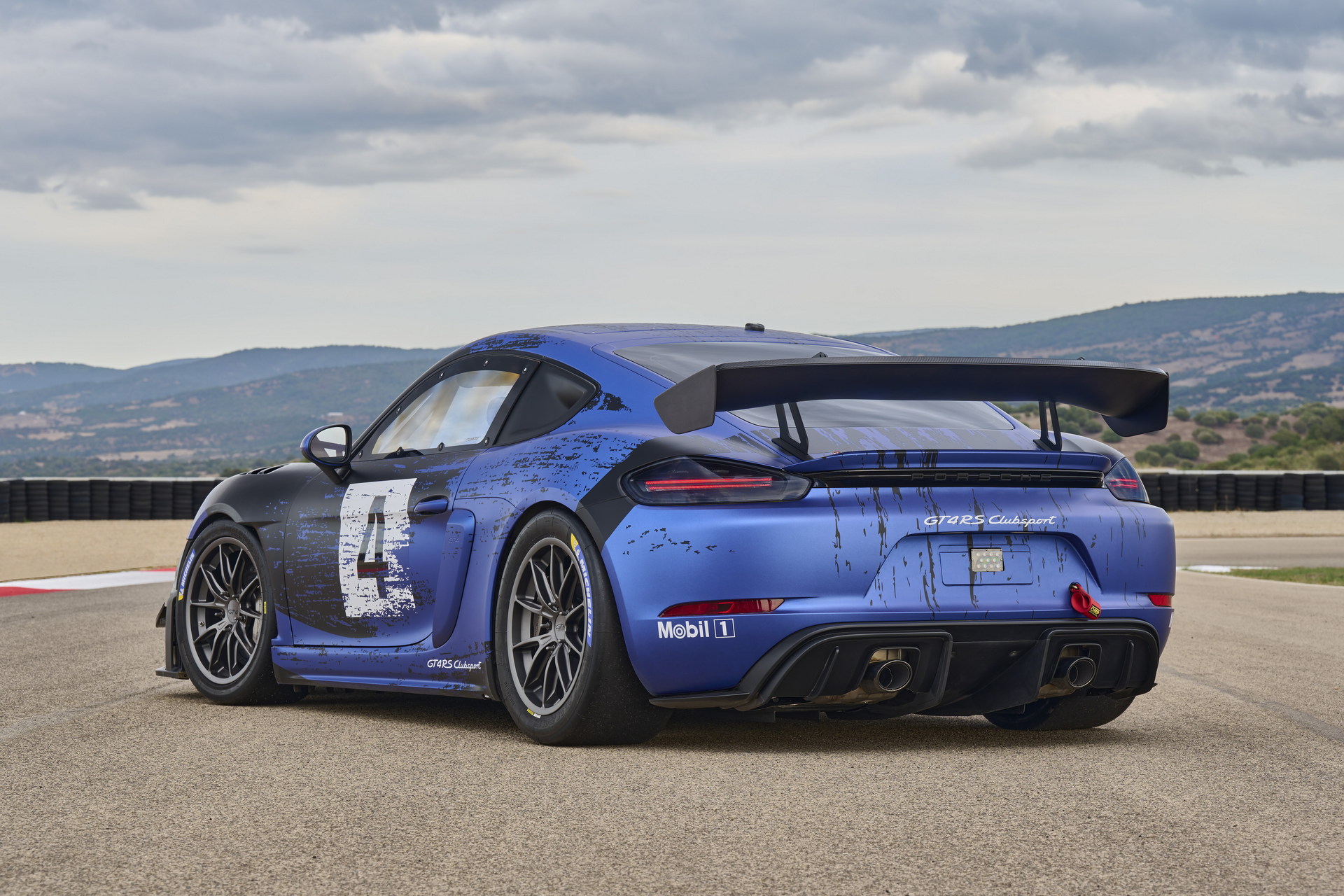 The 2022 Porsche 718 Cayman GT4 RS Clubsport Is A $229k Toy Reserved For The Track