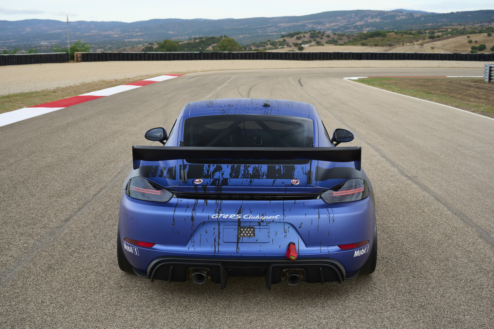 The 2022 Porsche 718 Cayman GT4 RS Clubsport Is A $229k Toy Reserved For The Track