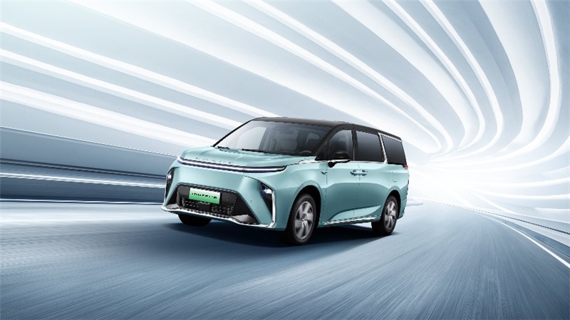 SAIC’s Maxus Mifa 9 Is A Luxury Electric Van With Six Power Seats And 10 Displays