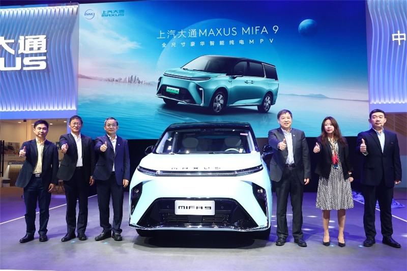 SAIC’s Maxus Mifa 9 Is A Luxury Electric Van With Six Power Seats And 10 Displays
