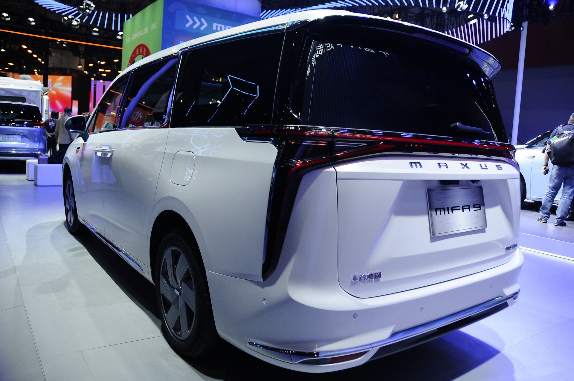 SAIC’s Maxus Mifa 9 Is A Luxury Electric Van With Six Power Seats And 10 Displays