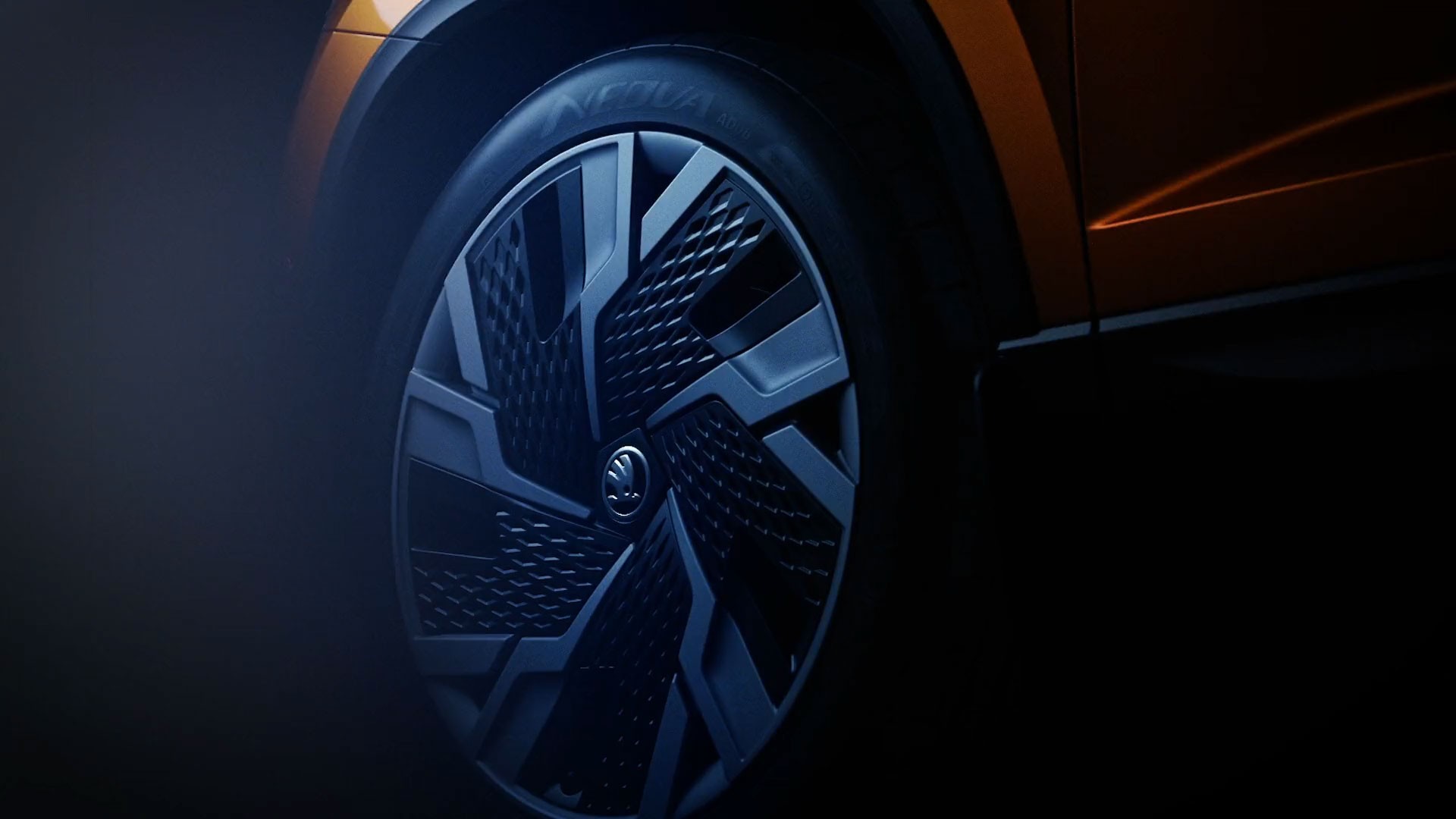 Skoda Shows Off The Facelifted Karoq SUV In New Teaser Video