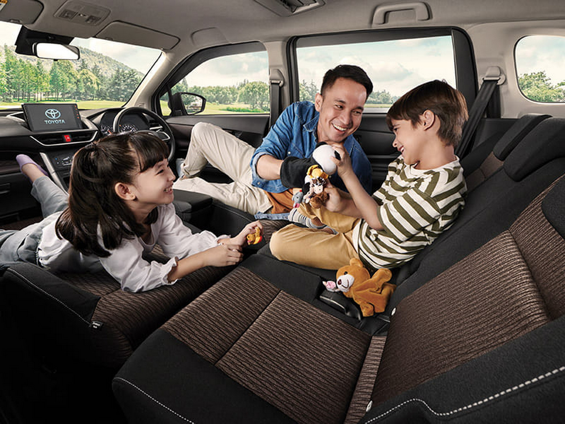 Toyota Avanza, Veloz And Daihatsu Xenia MPV Siblings Unveiled In Indonesia