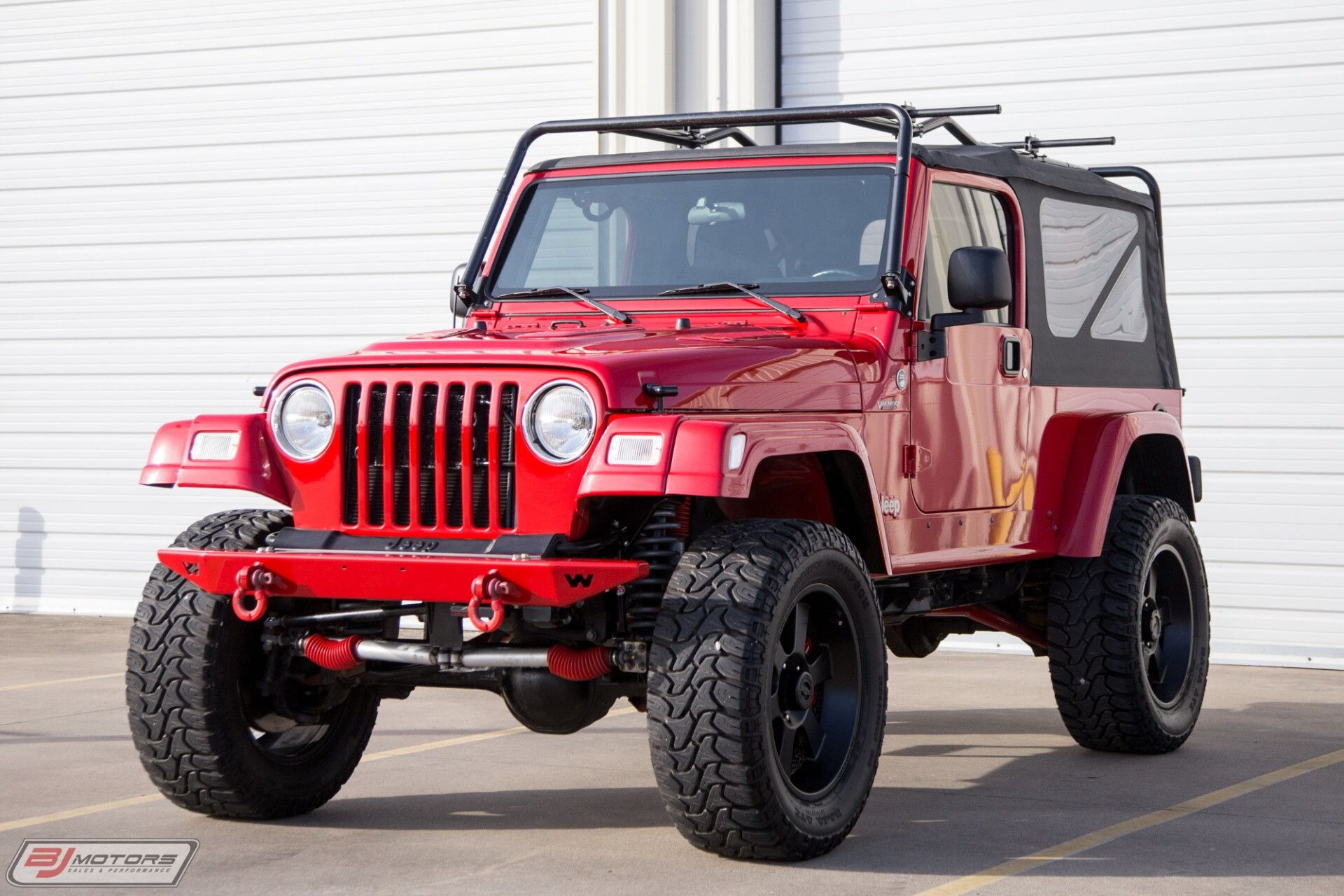 Forget The RAM SRT-10, Someone Made A Jeep Wrangler SRT-10 With A Viper's  V10 | Carscoops